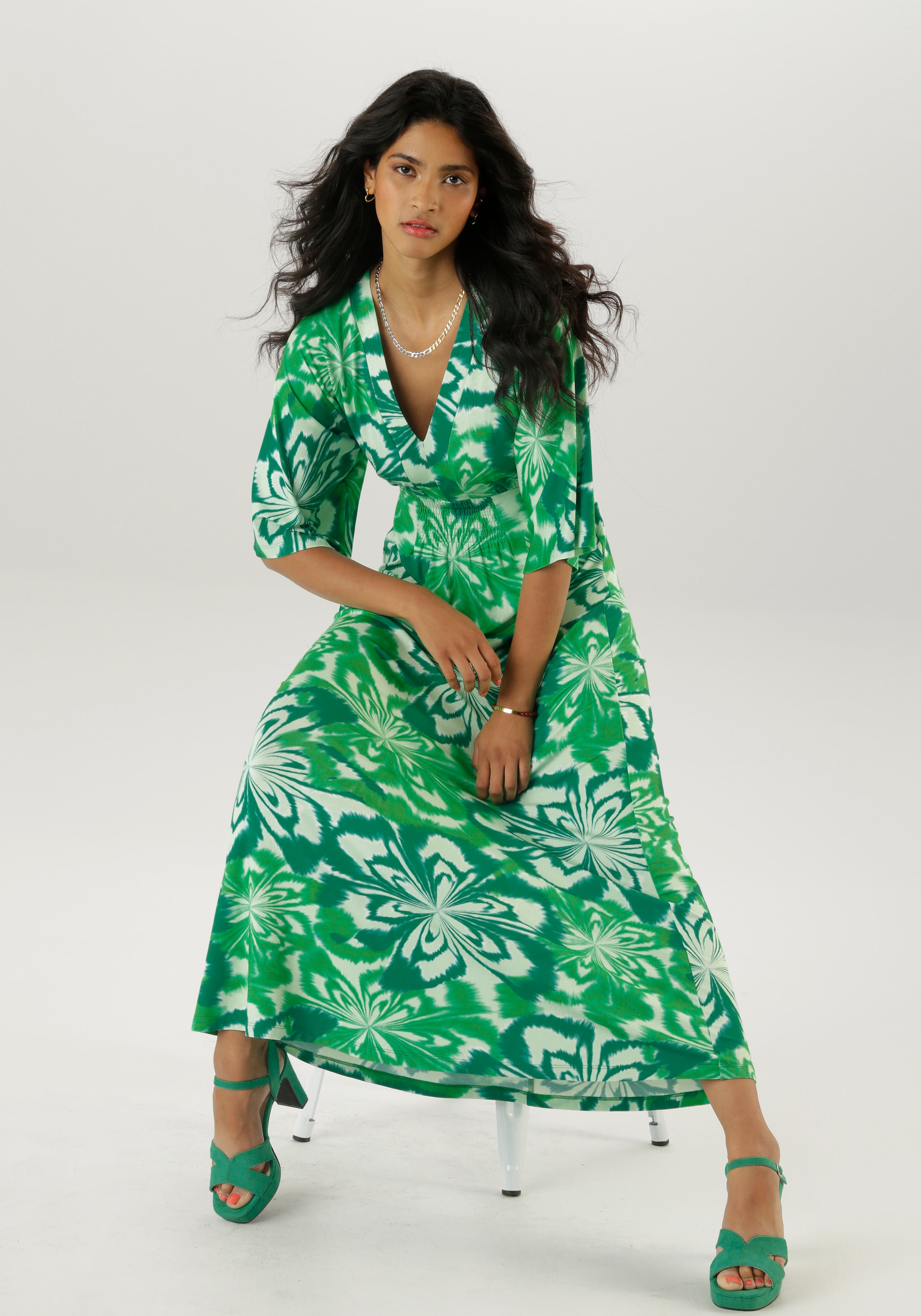 Aniston SELECTED Maxikleid, mit weiten, 3/4-langen Ärmeln