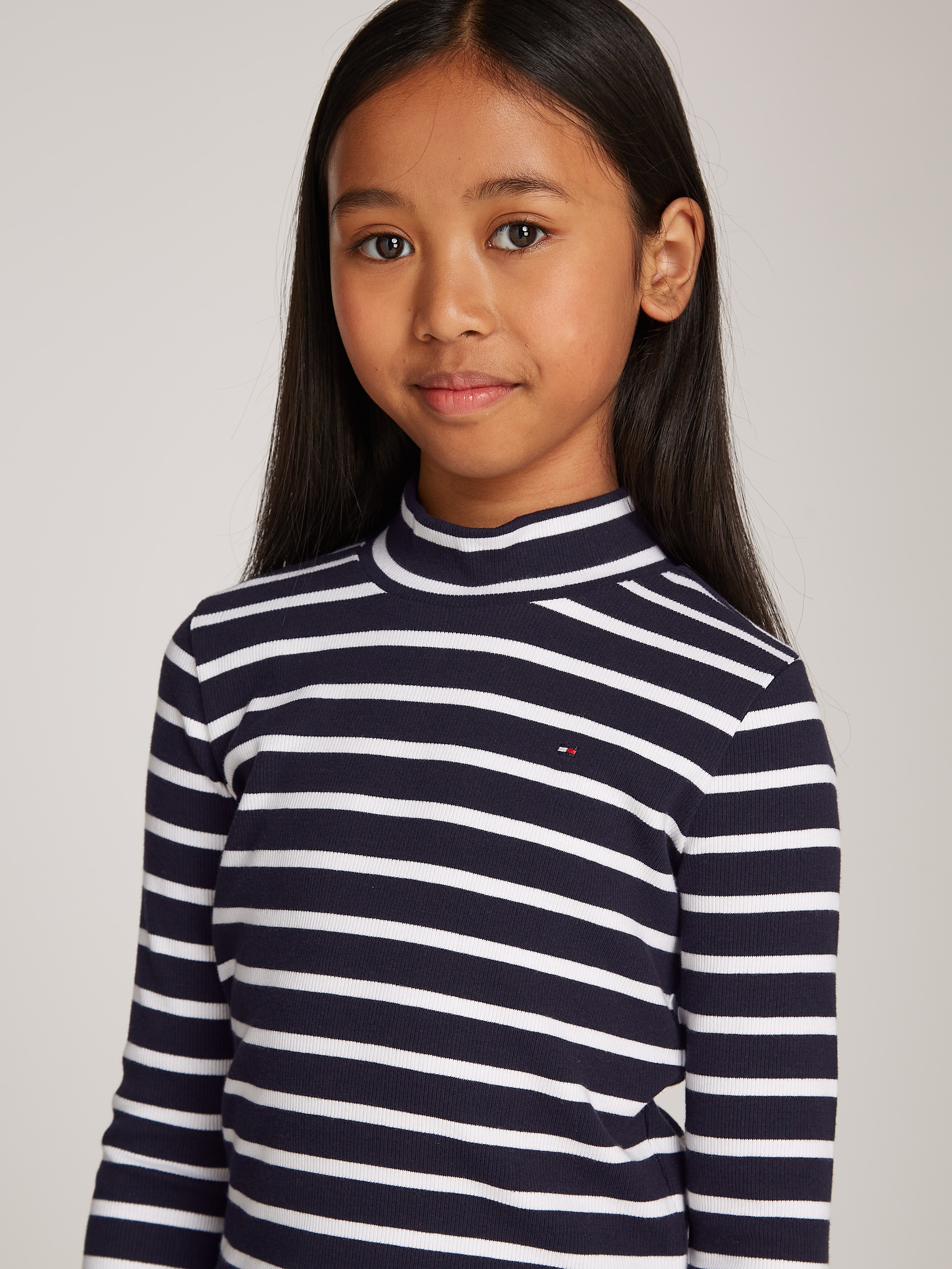 Tommy Hilfiger Langarmshirt »MOCK NECK RIB TOP LS«, im Streifendesign, mit Babylock-Saum