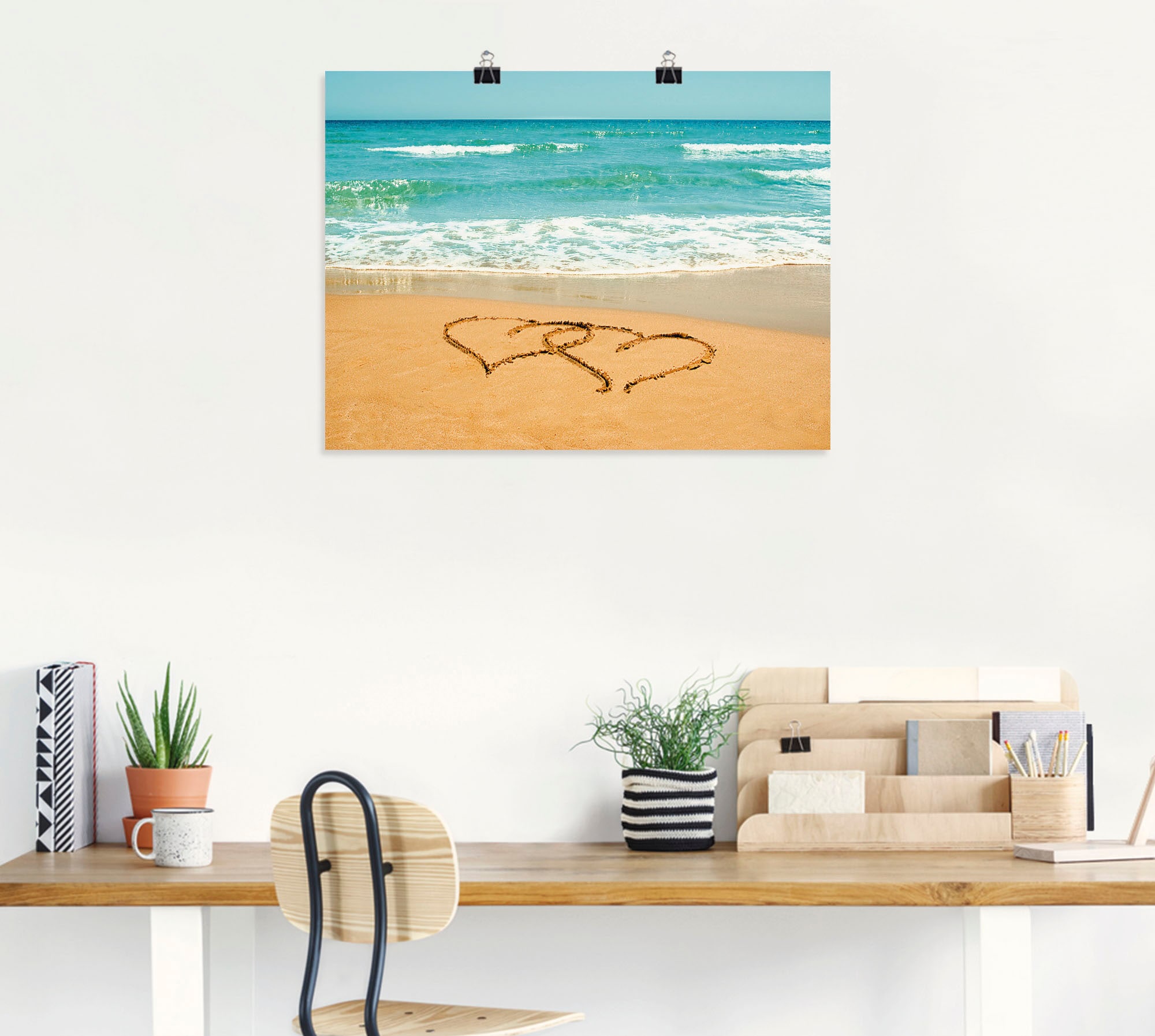 Artland Poster »Herzen im Sand«, Strand, (1 St.), als Alubild, Leinwandbild, Wandaufkleber oder Poster in versch. Grössen