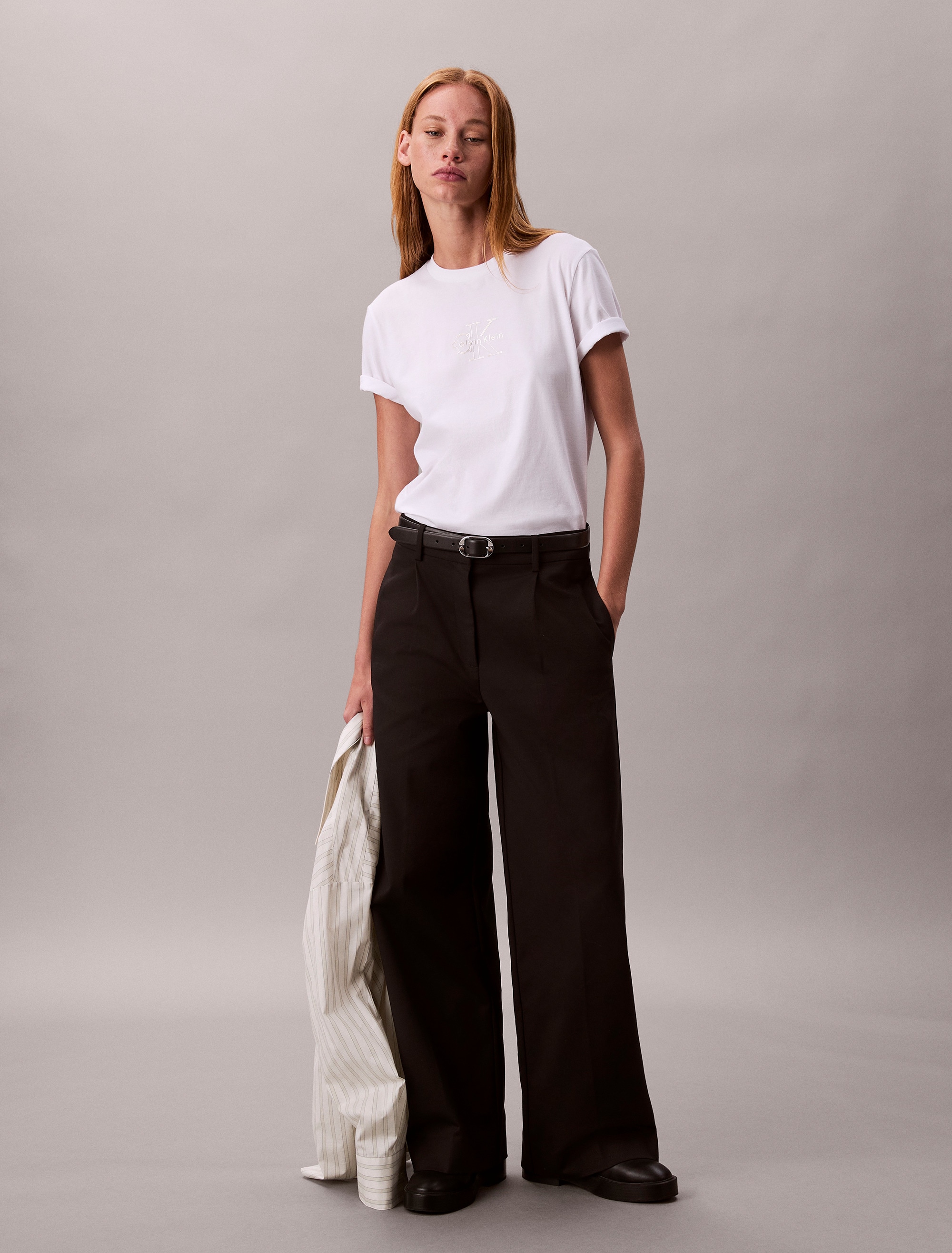 Calvin Klein Jeans T-Shirt »SS CLASSIC FOIL MONOLOGO TEE«, Mit Rundhalsausschnitt, regular fit