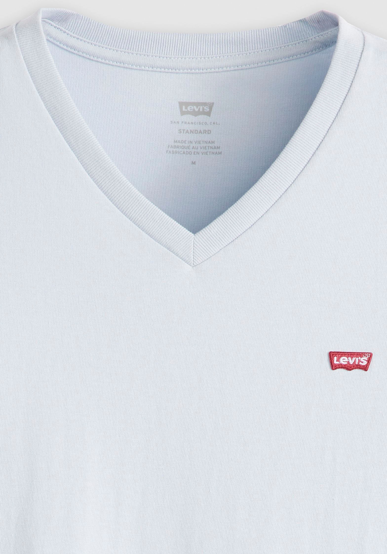 Levi's® V-Shirt »LE ORIGINAL HM VNECK«, mit Logostickerei