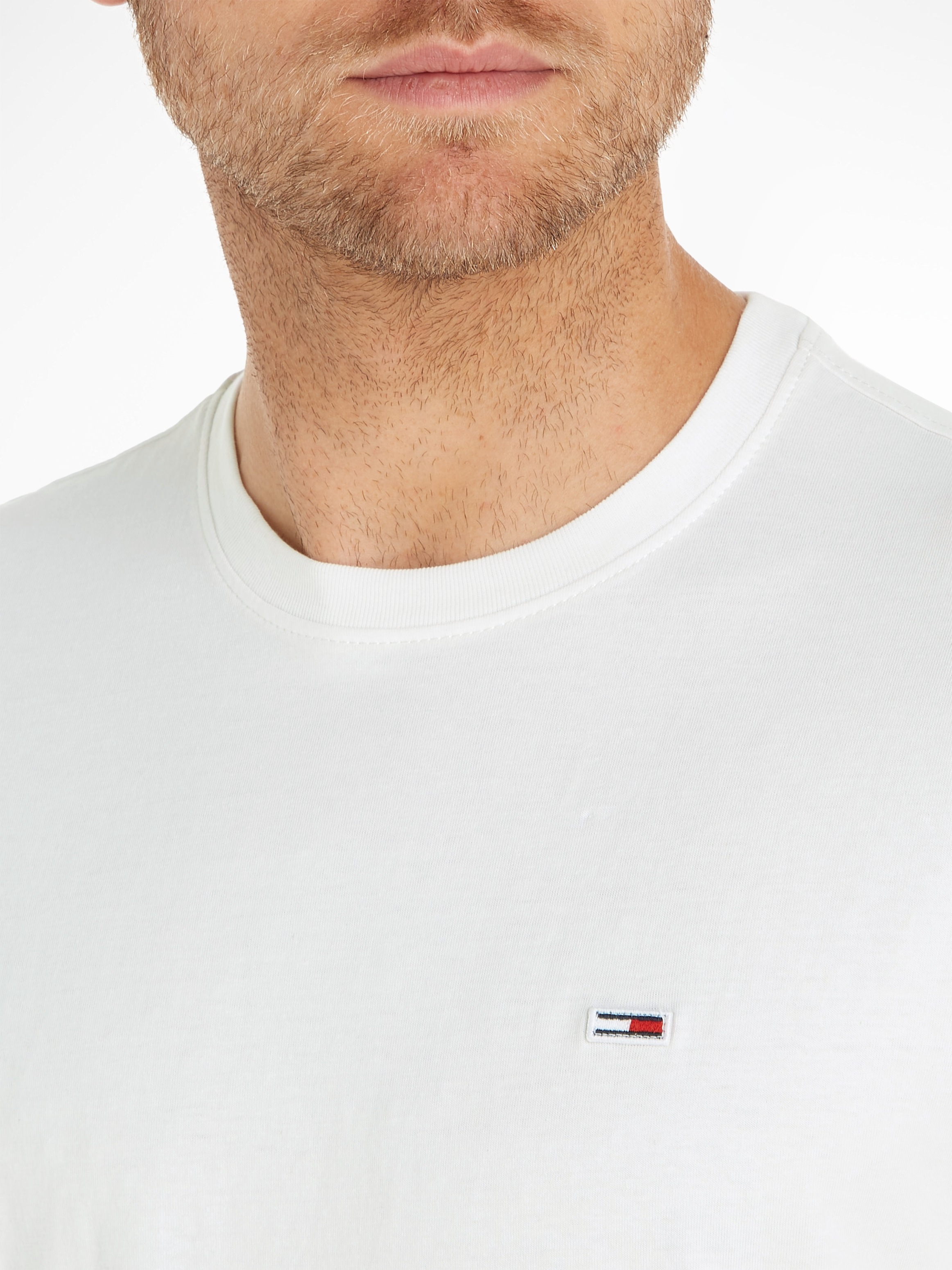 Tommy Jeans T-Shirt »TJM CLASSIC JERSEY C NECK«, mit Logostickerei