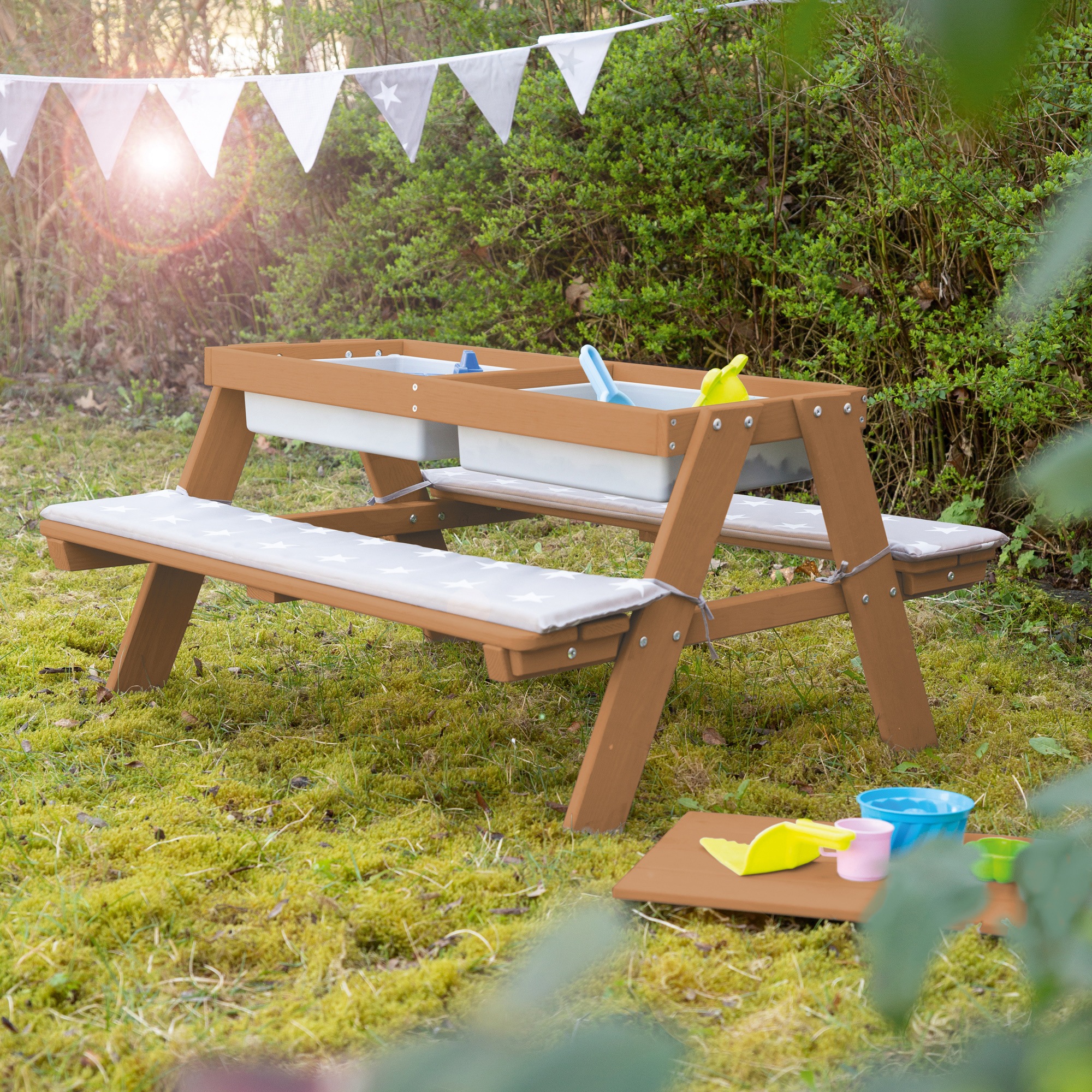 roba® Kindersitzgruppe »Picknick for 4 Outdoor + mit Spielwannen, Teakholz-Optik«, (Set), mit abgerundeten Ecken; inklusive Sitzauflagen Â»Little StarsÂ«