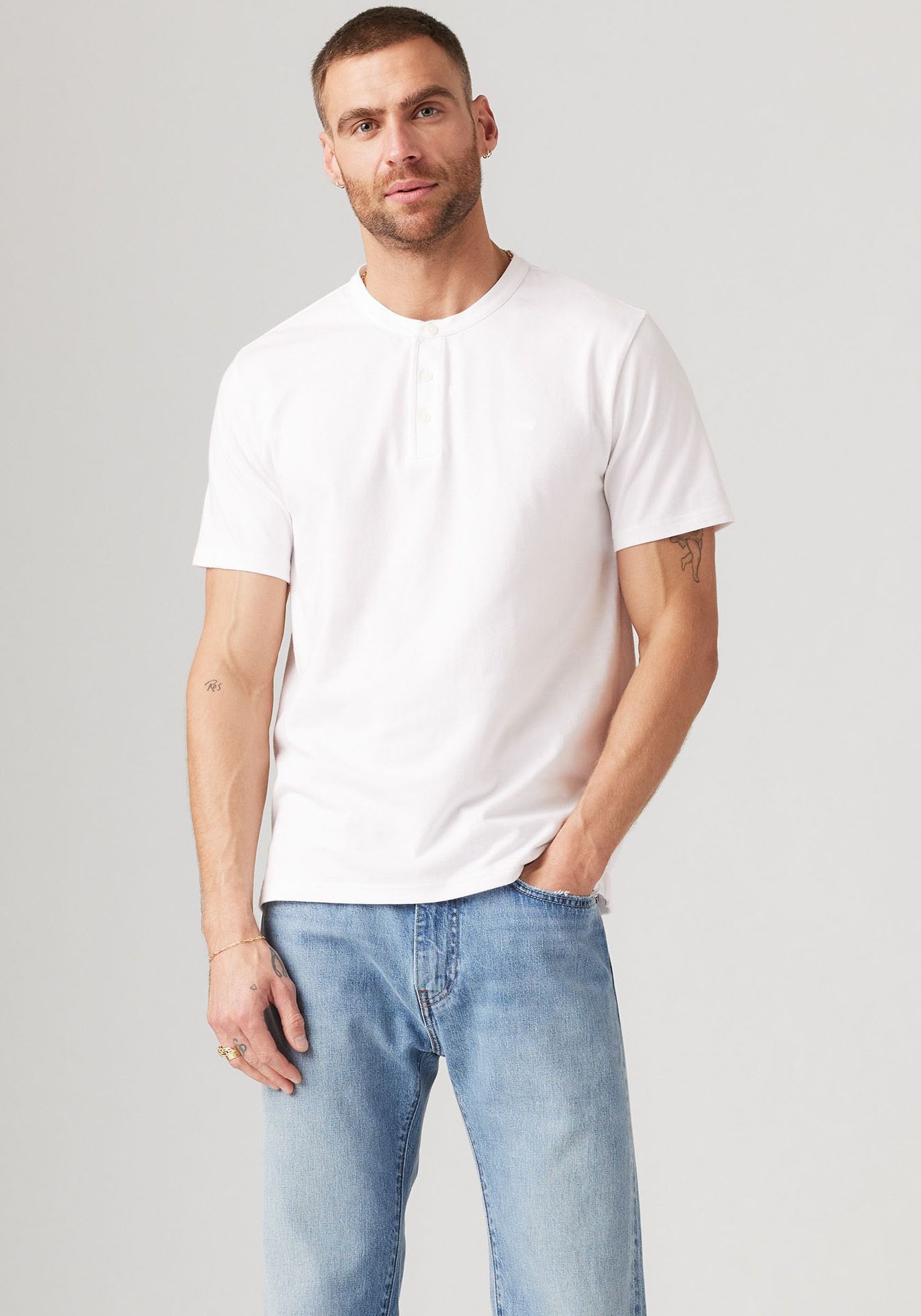 Levi's® Henleyshirt mit Logo Stickerei