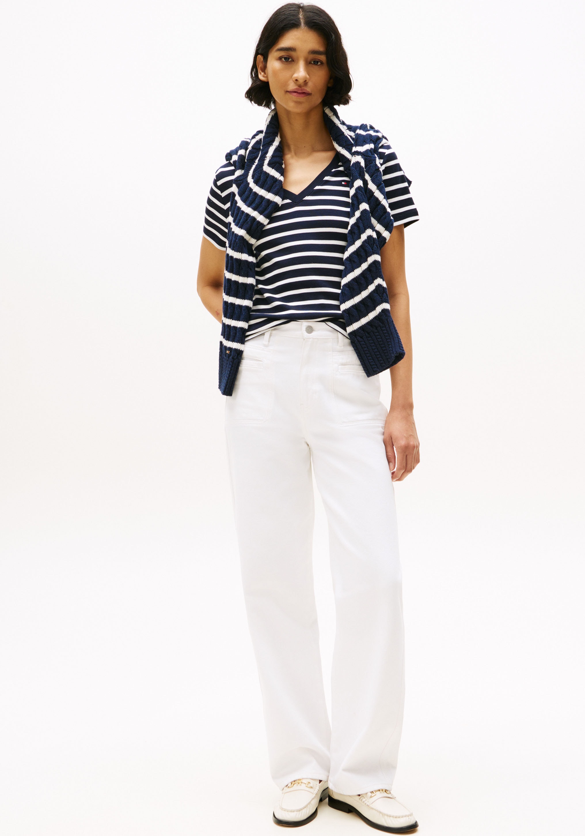 Tommy Hilfiger T-Shirt »CODY, Slim Fit«, mit V-Ausschnitt