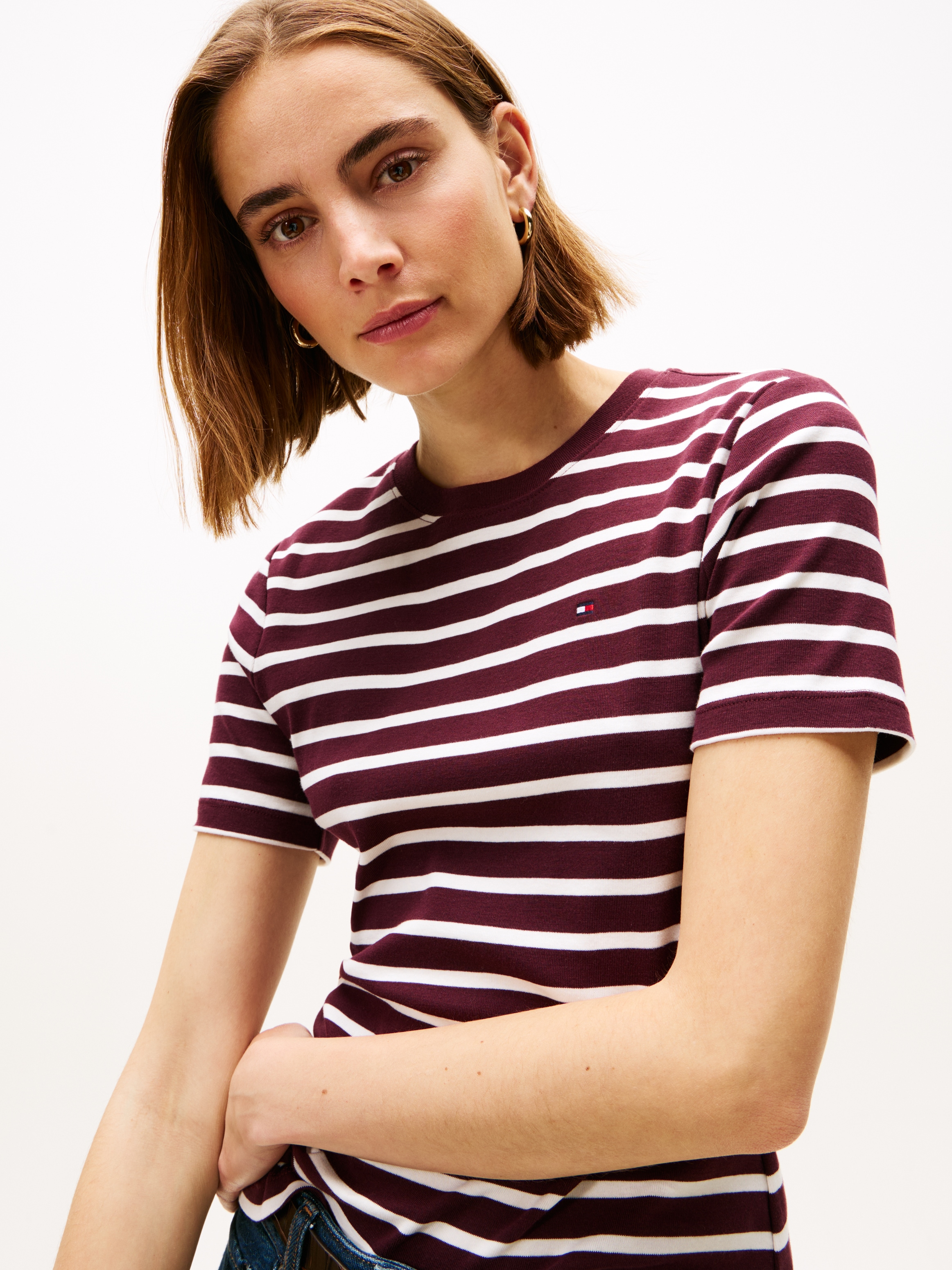 Tommy Hilfiger T-Shirt »SLIM CODY C-NK SS«, mit Logostickerei