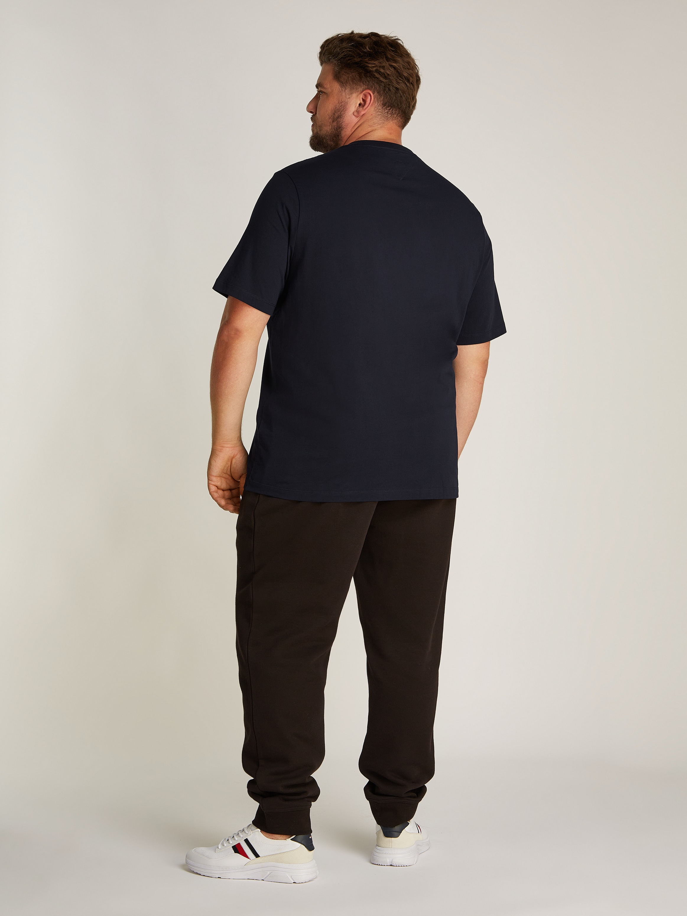Tommy Hilfiger Big & Tall Rundhalsshirt »BT-SCRIPT LOGO TEE-B«, in Grossen Grössen, Logostickerei