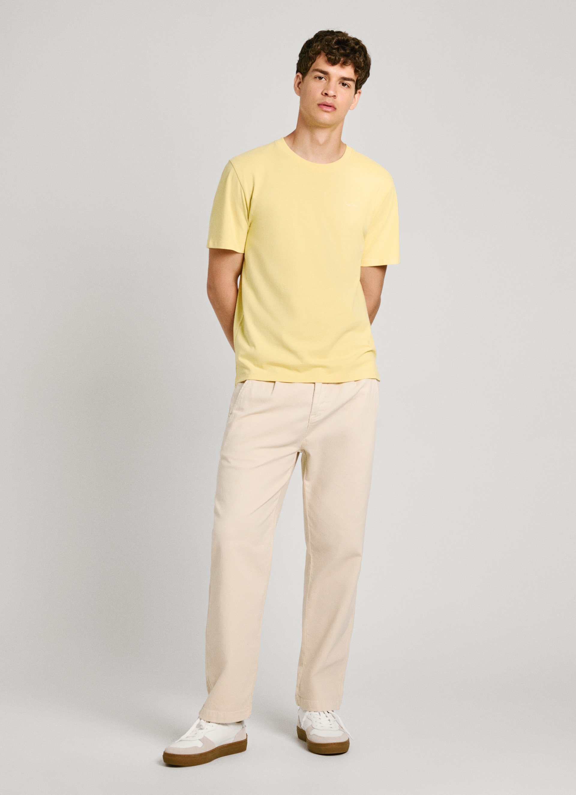 Pepe Jeans T-Shirt »CONNOR«, mit gesticktem Logo auf der Brust