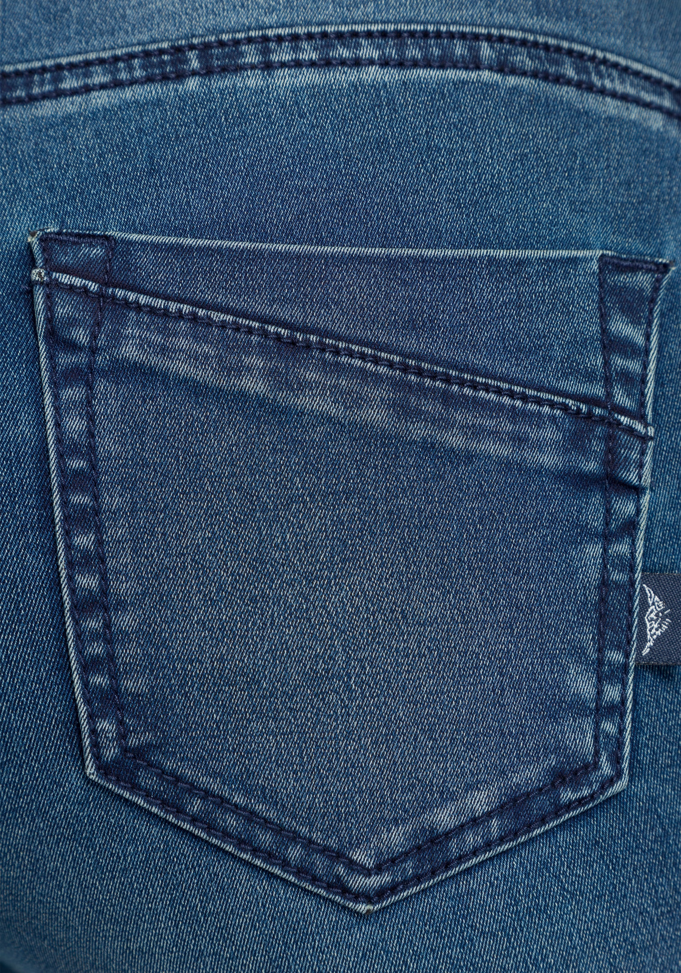 Arizona Bootcut-Jeans »Ultra Stretch«, ausgestellte Beinform, Used-Waschung, hohe Leibhöhe