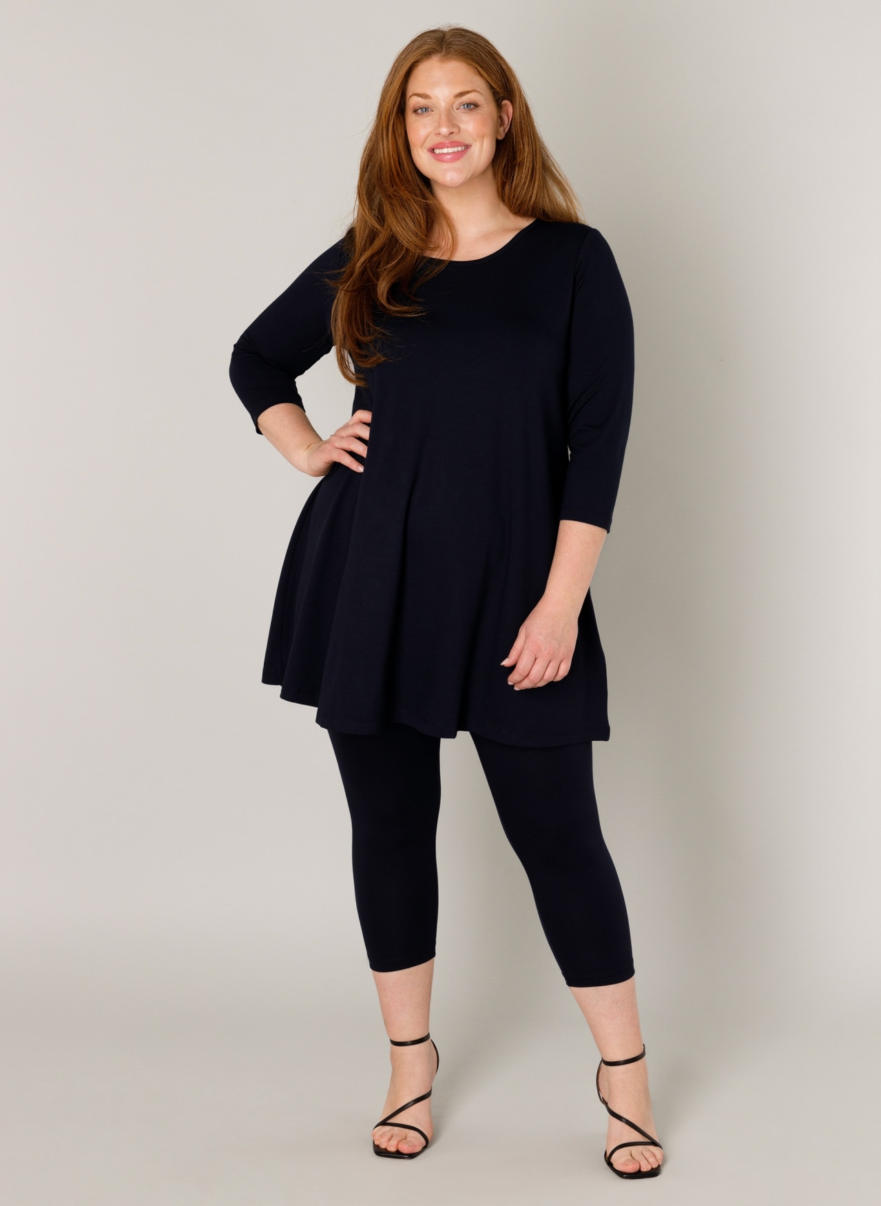 Base Level Curvy Tunikashirt »Aria«, mit Rundhalsausschnitt