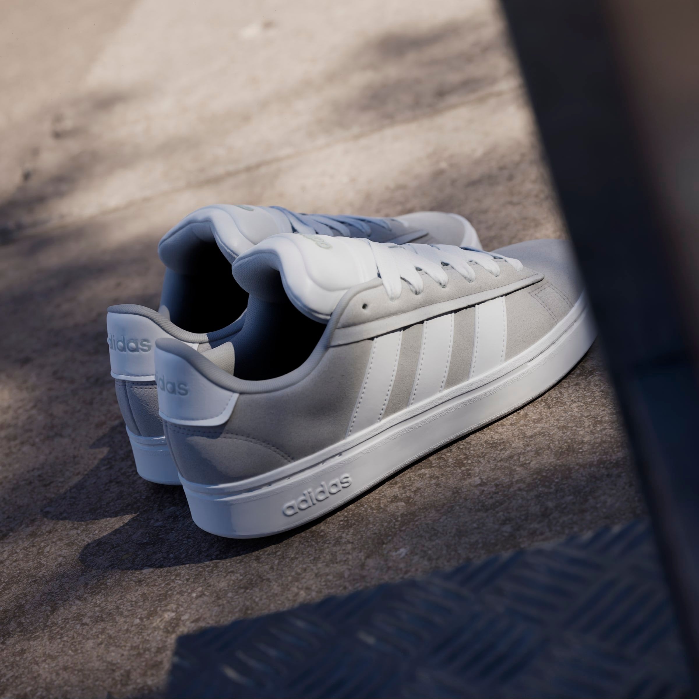 adidas Sportswear Sneaker »GRAND COURT ALPHA«, Design inspiriert vom adidas Campus 00