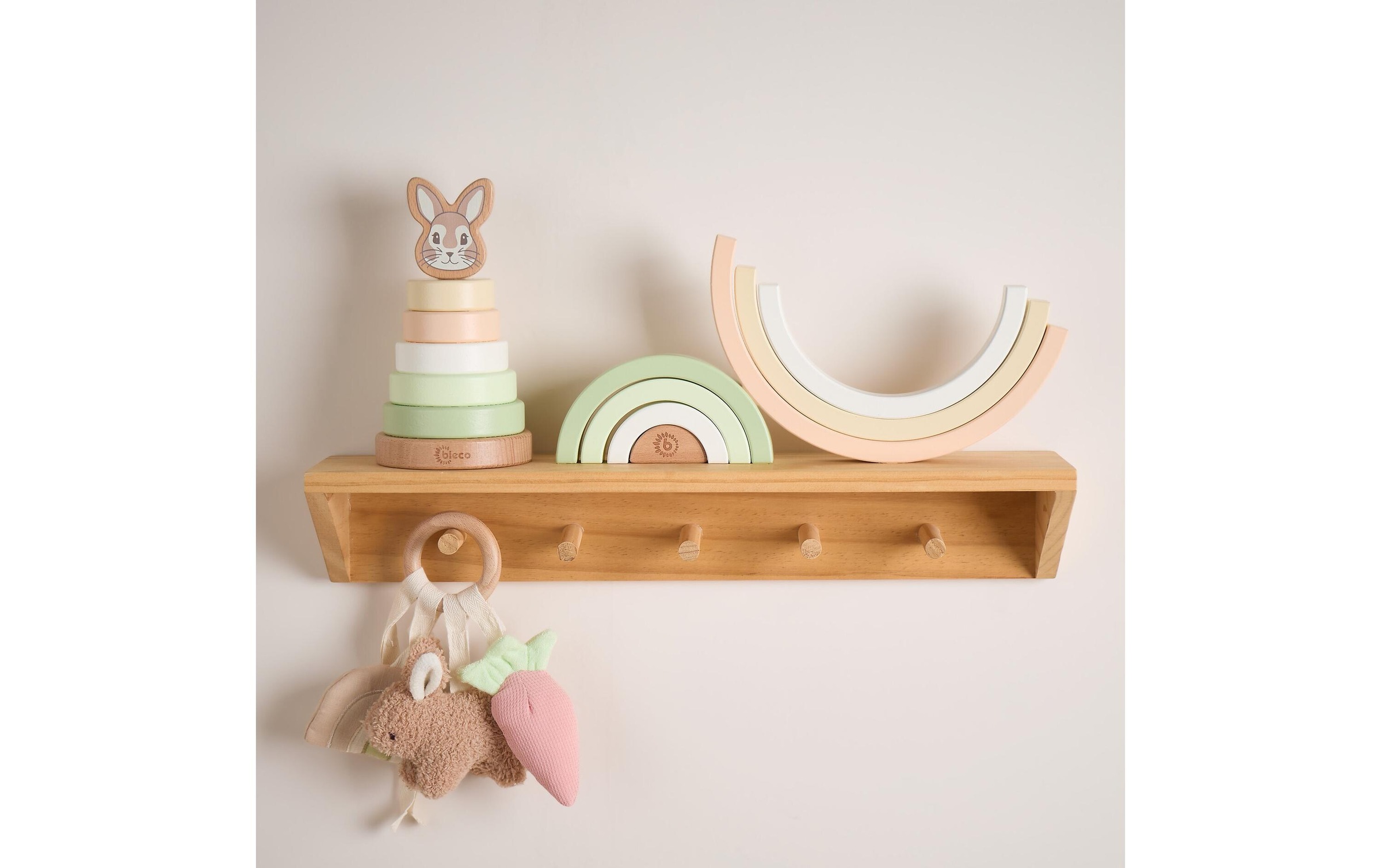 BIECO Stapelspielzeug »Regenbogen Hase Fine 24 cm x 12 cm x 2,5 cm«