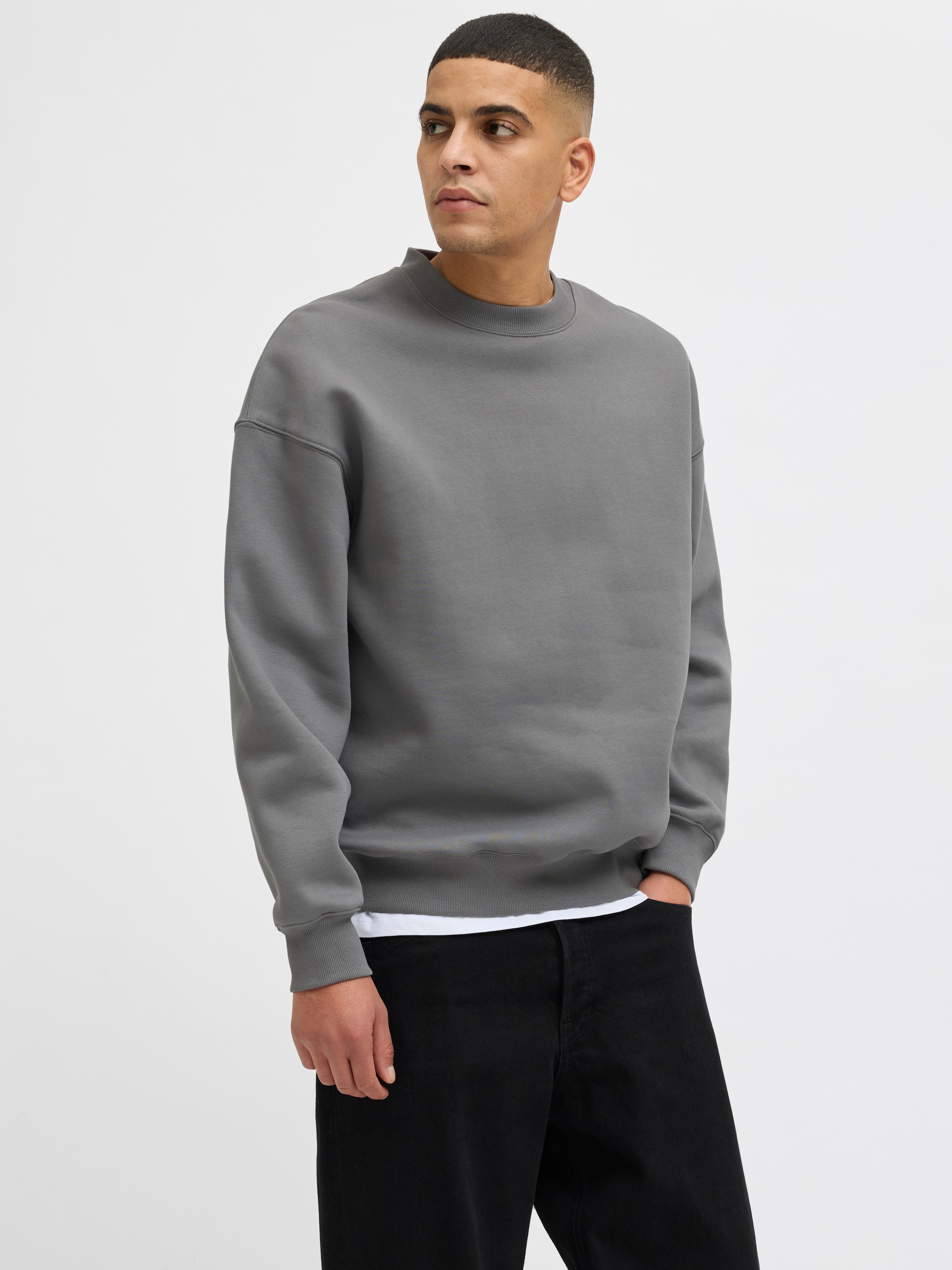 Jack & Jones Sweatshirt »JJEURBAN EDGE SWEAT CREW NECK NOOS«, mit Rippbündchen