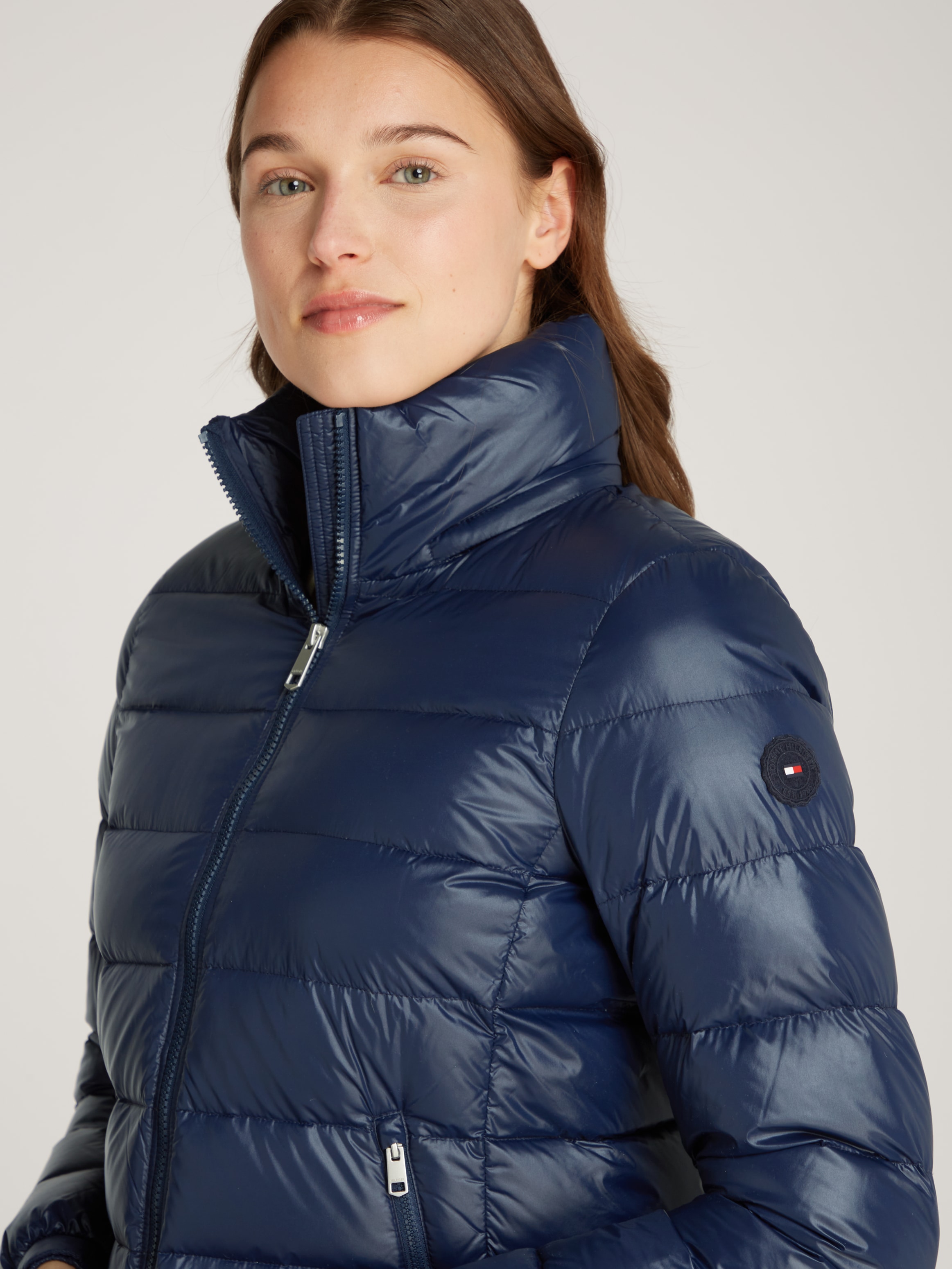 Tommy Hilfiger Steppjacke »LW DOWN FEMININE GLOSS JACKET«, mit leichter Wattierung