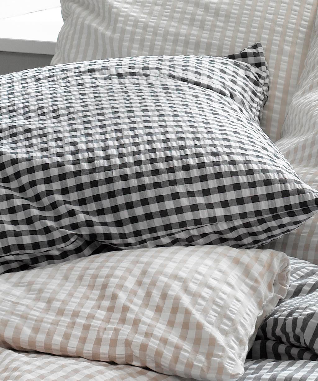 fleuresse Bettwäsche »Rio«, Seersucker 100% Baumwolle, bügelfrei, atmungsaktiv, OEKO-TEX®