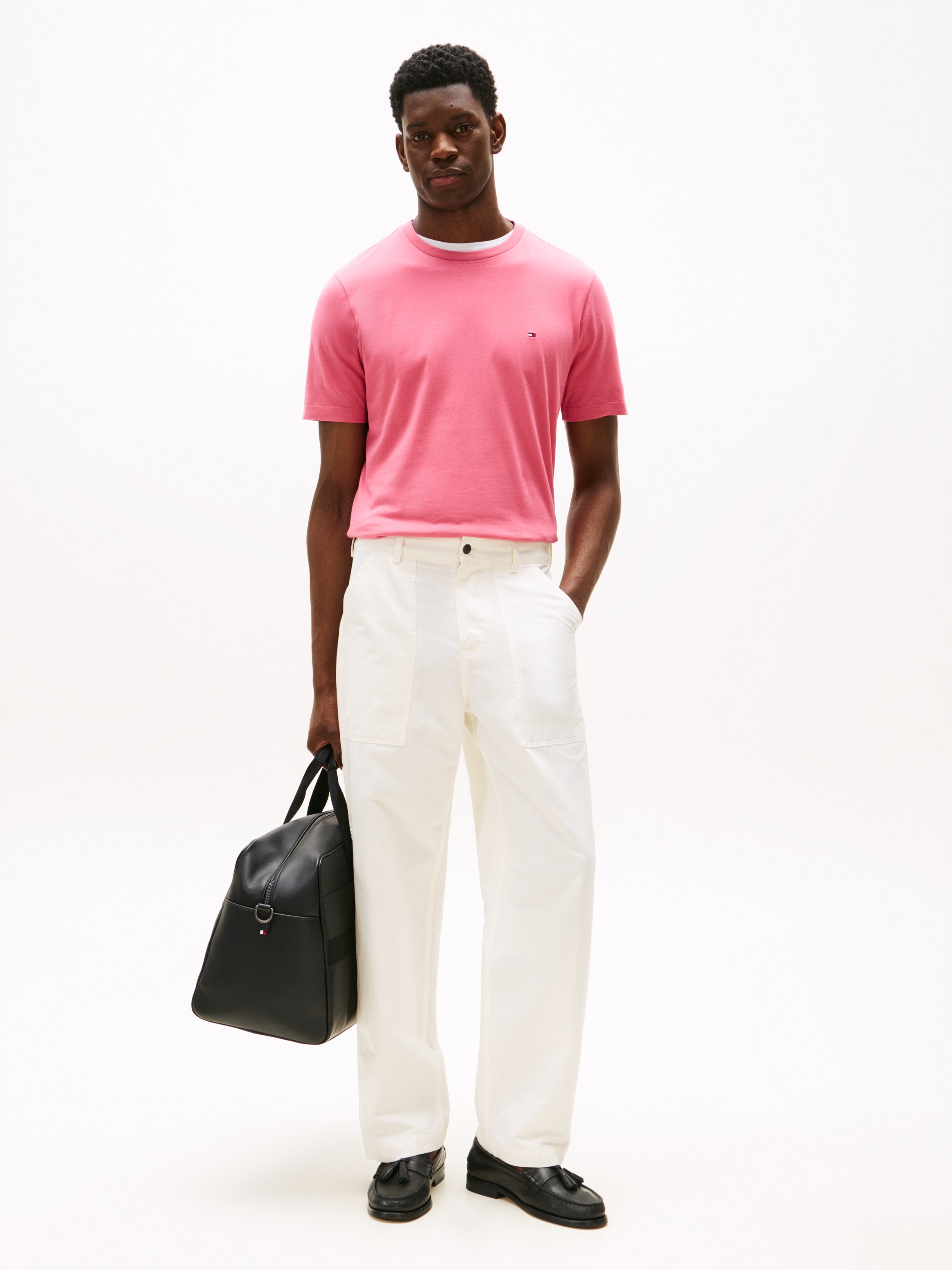 Tommy Hilfiger T-Shirt »ESSENTIAL REG FIT SOLID TEE mit Stickerei und Rundhals«, unifarben, casual, regular fit, Baumwolle, Rundhals