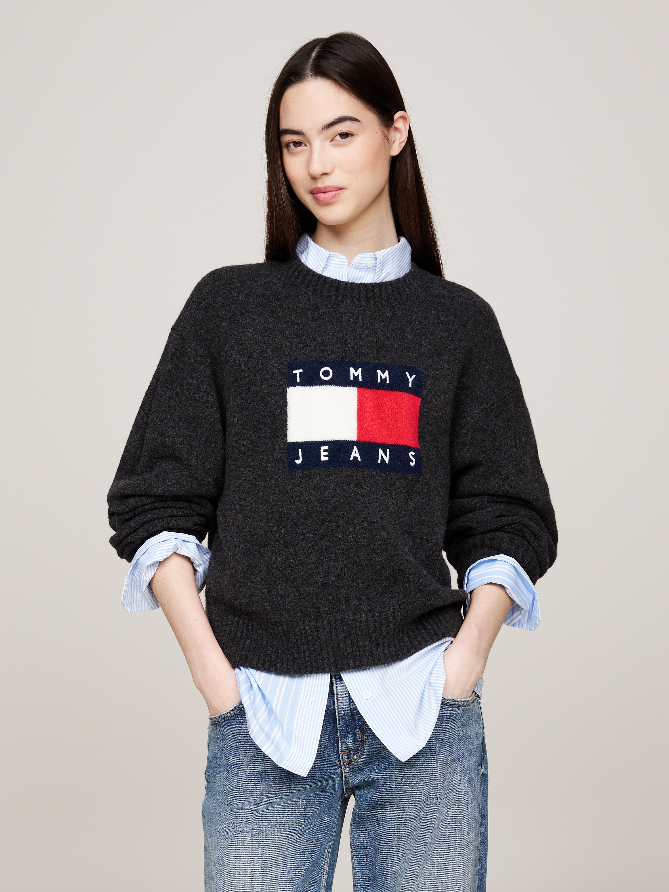 Tommy Jeans Curve Strickpullover »TJW MELANGE FLAG SWEATER EXT«, in Grossen Grössen, mit Wollanteil & Elasthan