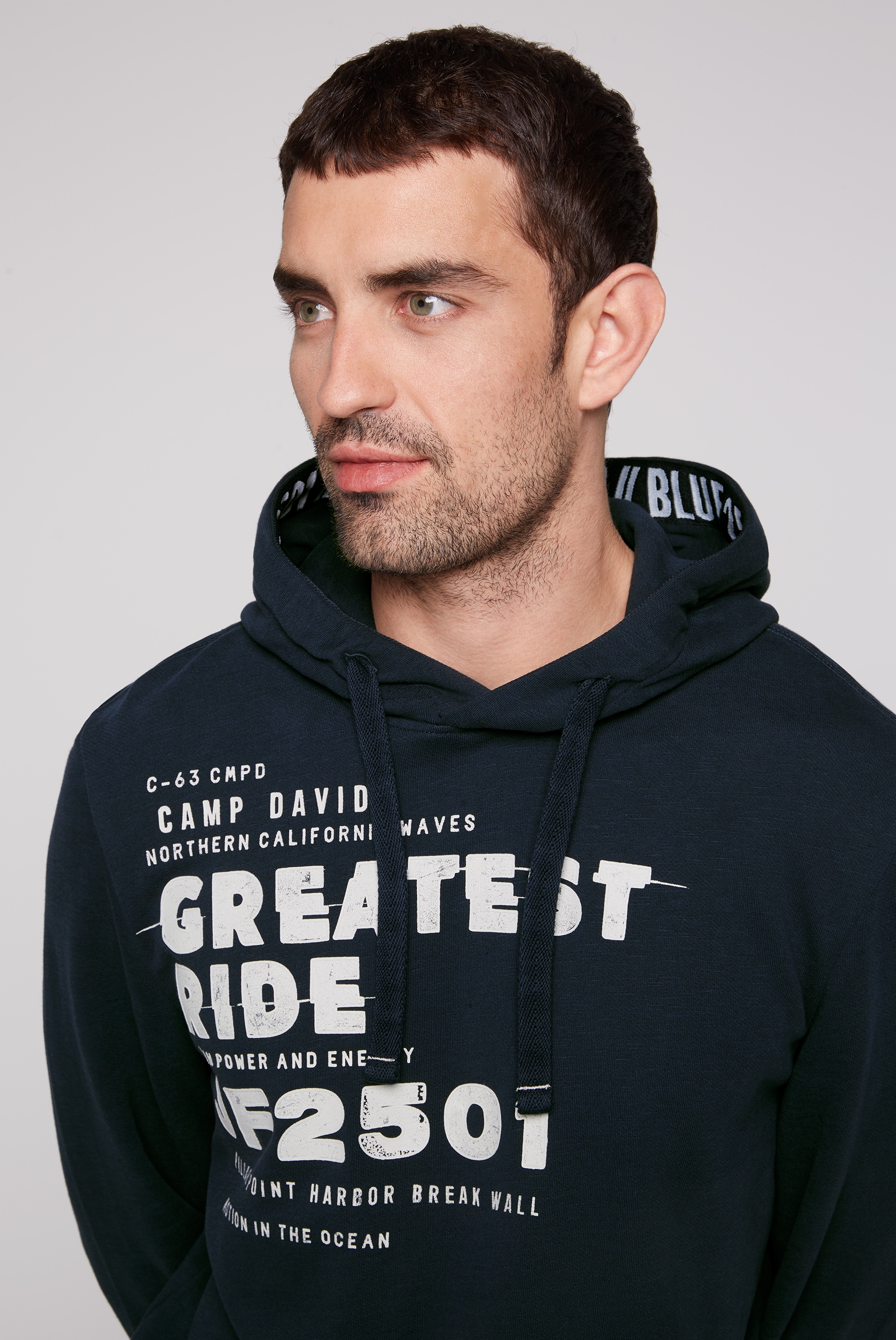 CAMP DAVID Kapuzensweatshirt, mit kontrastreichem Print