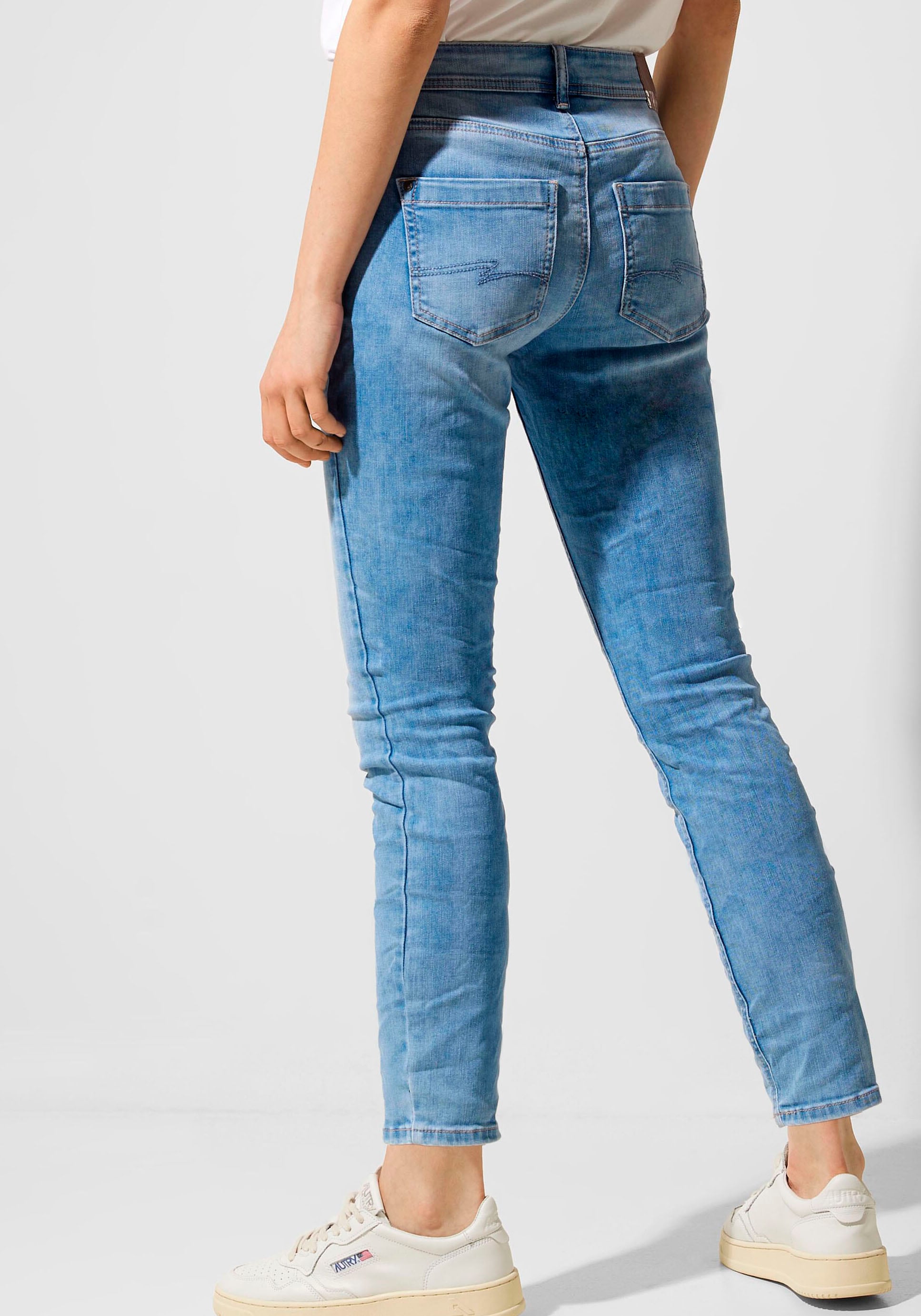 STREET ONE Slim-fit-Jeans, mit Logobadge online bestellen bei  Jelmoli-Versand Schweiz