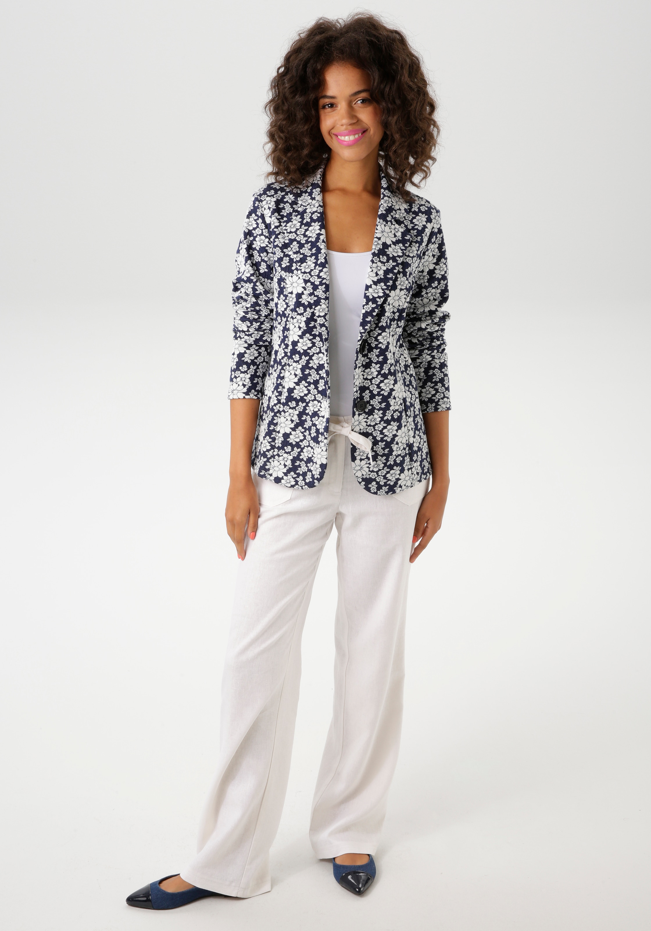 Aniston CASUAL Sweatblazer, mit ausdrucksvollem Blumenmuster