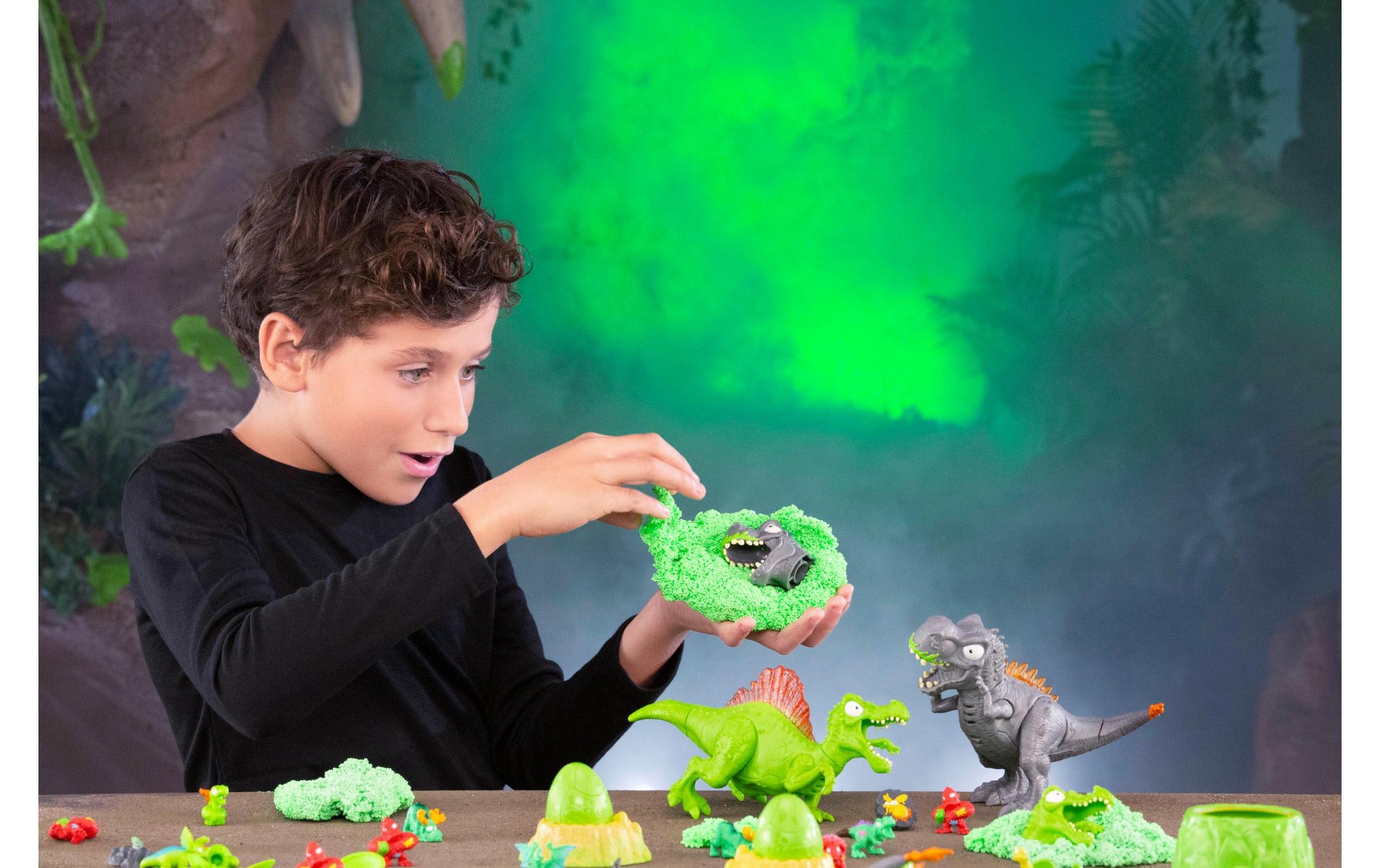 ZURU Spielfigur »Smashers Mega Jurassic Light up Dino assortiert«