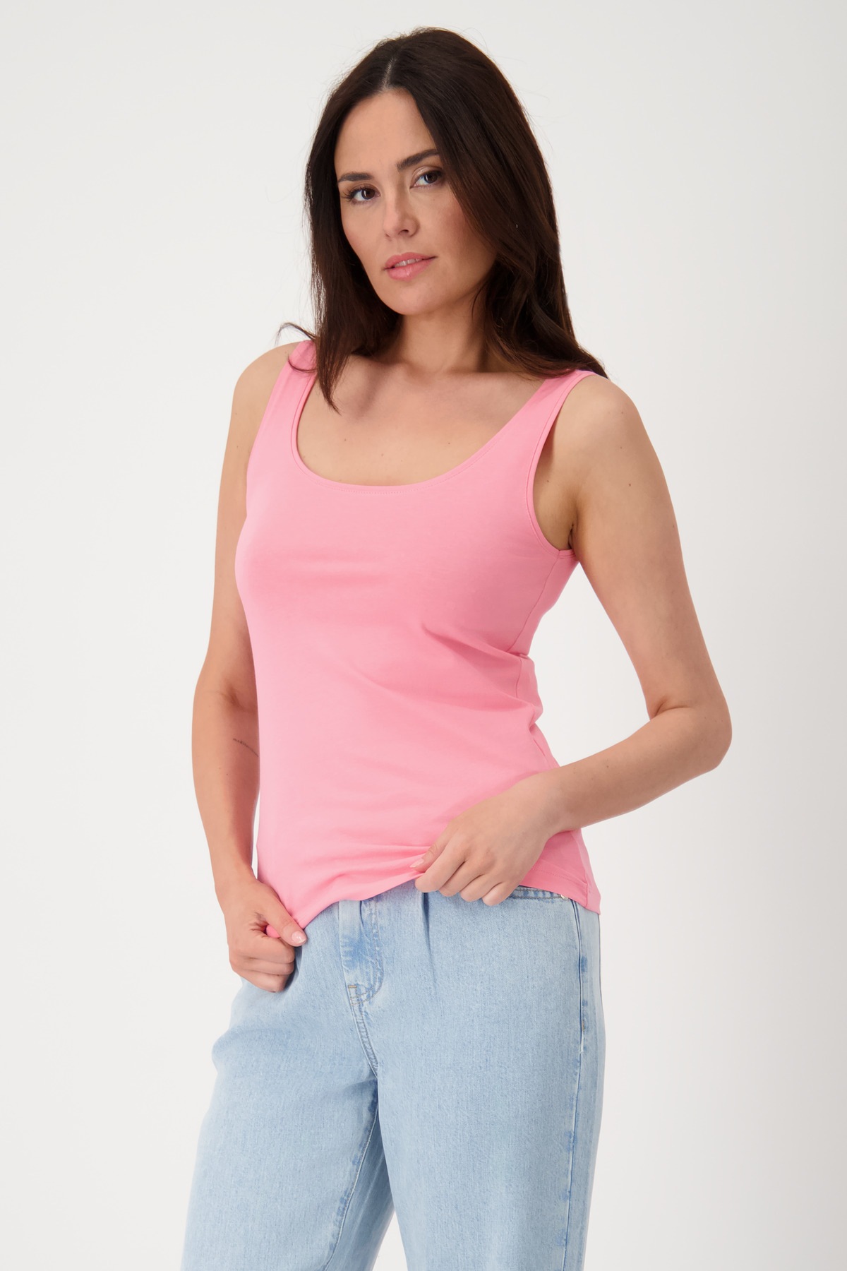 Monari Tanktop »Top Basic« mit tiefen Rundhalsausschnitt