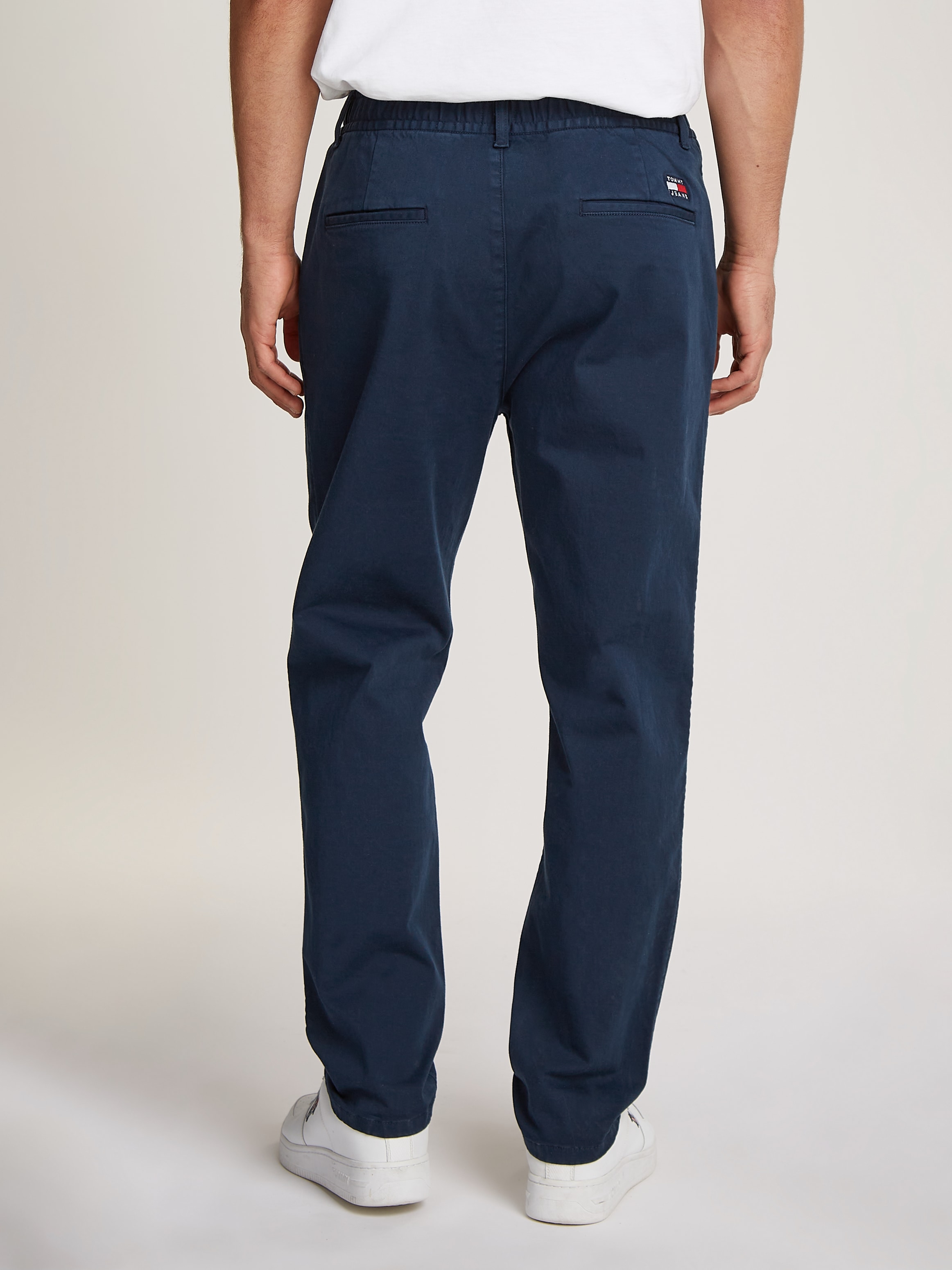 Tommy Jeans Chinohose »TJM CASUAL ELASTICATED PANT«, mit Bundfalten