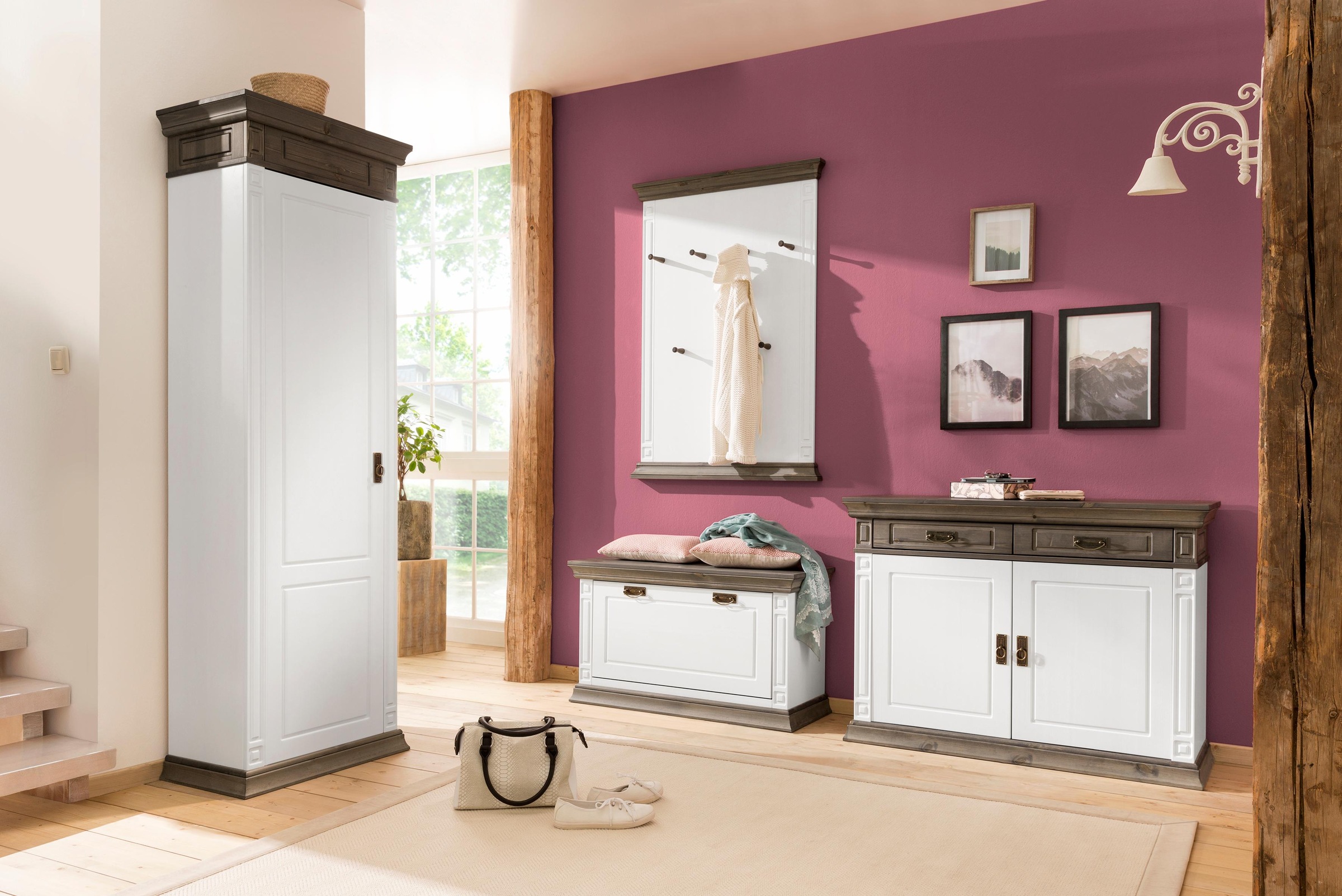 OTTO home Kommode "Vinales, mit 2 Schubläden, 2 Türen und Messinggriffe im Jugendstil" Messinggriffe im Jugendstil, mit Zierleisten und elegantem Sockel