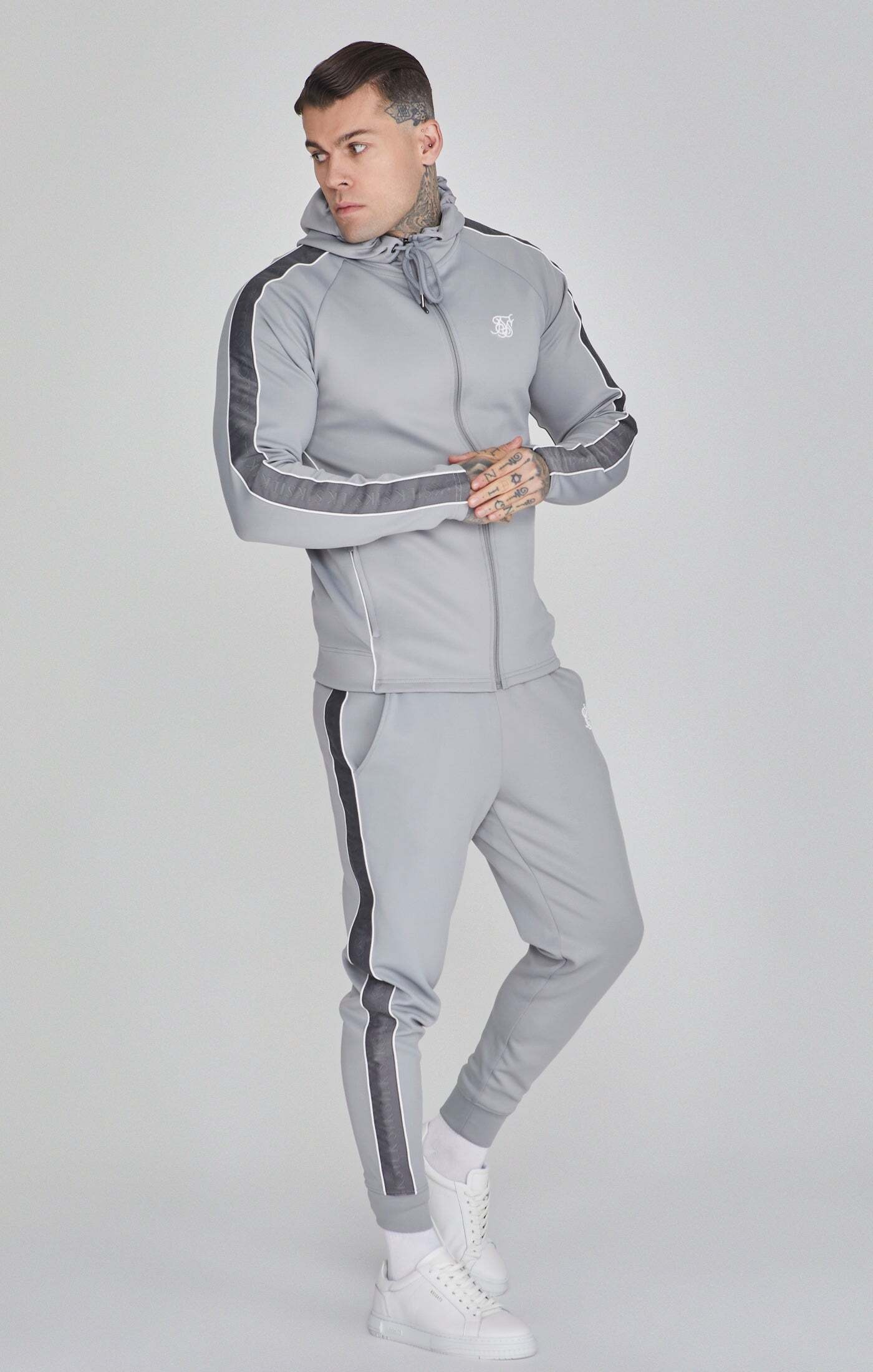 Siksilk Loungeanzug »Siksilk Kleidungsset Hoodie and Joggers Set«