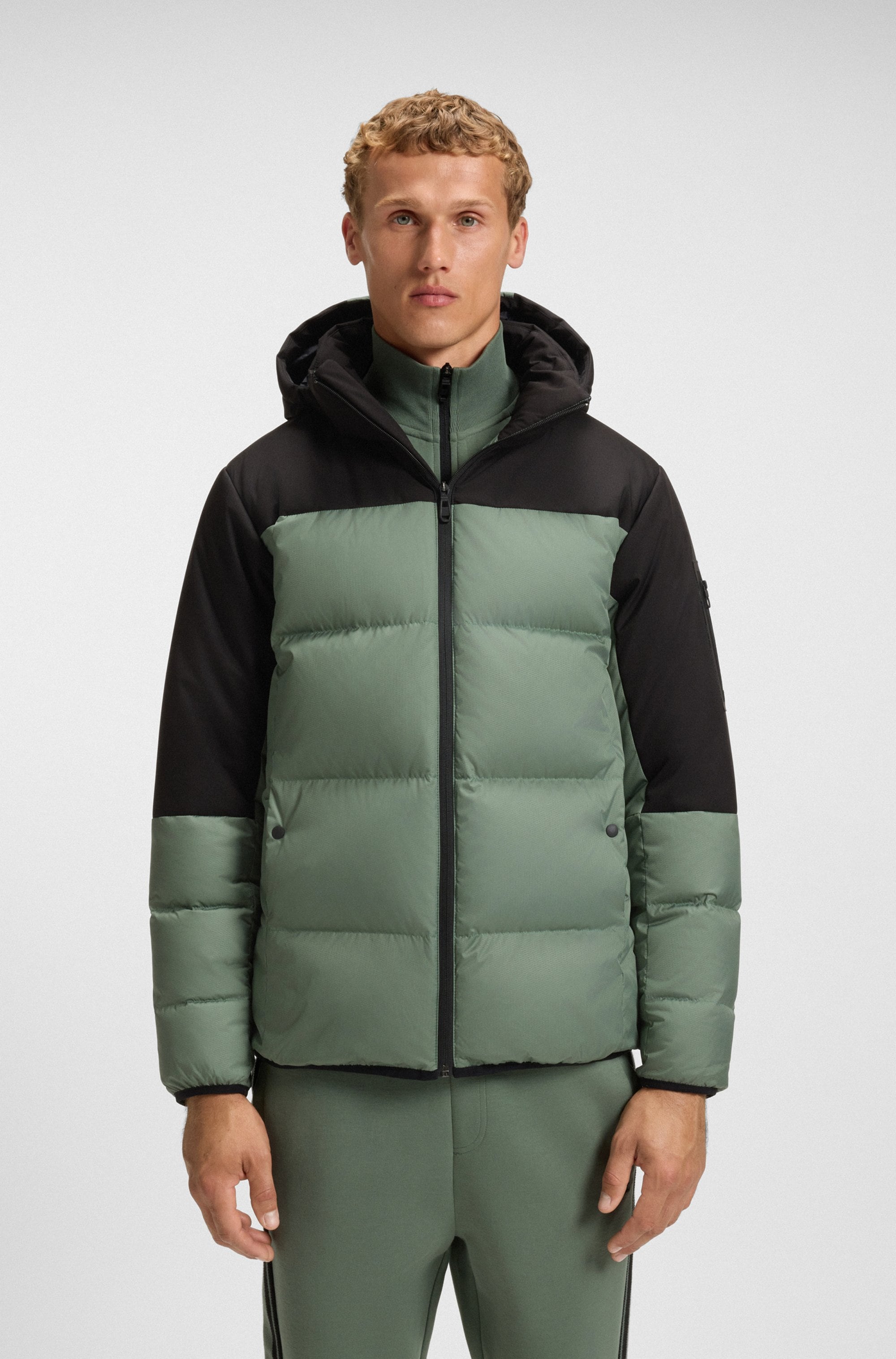 BOSS GREEN Daunenjacke mit Kapuze abnehmbare Kapuze, Regular Fit, warm wattiert