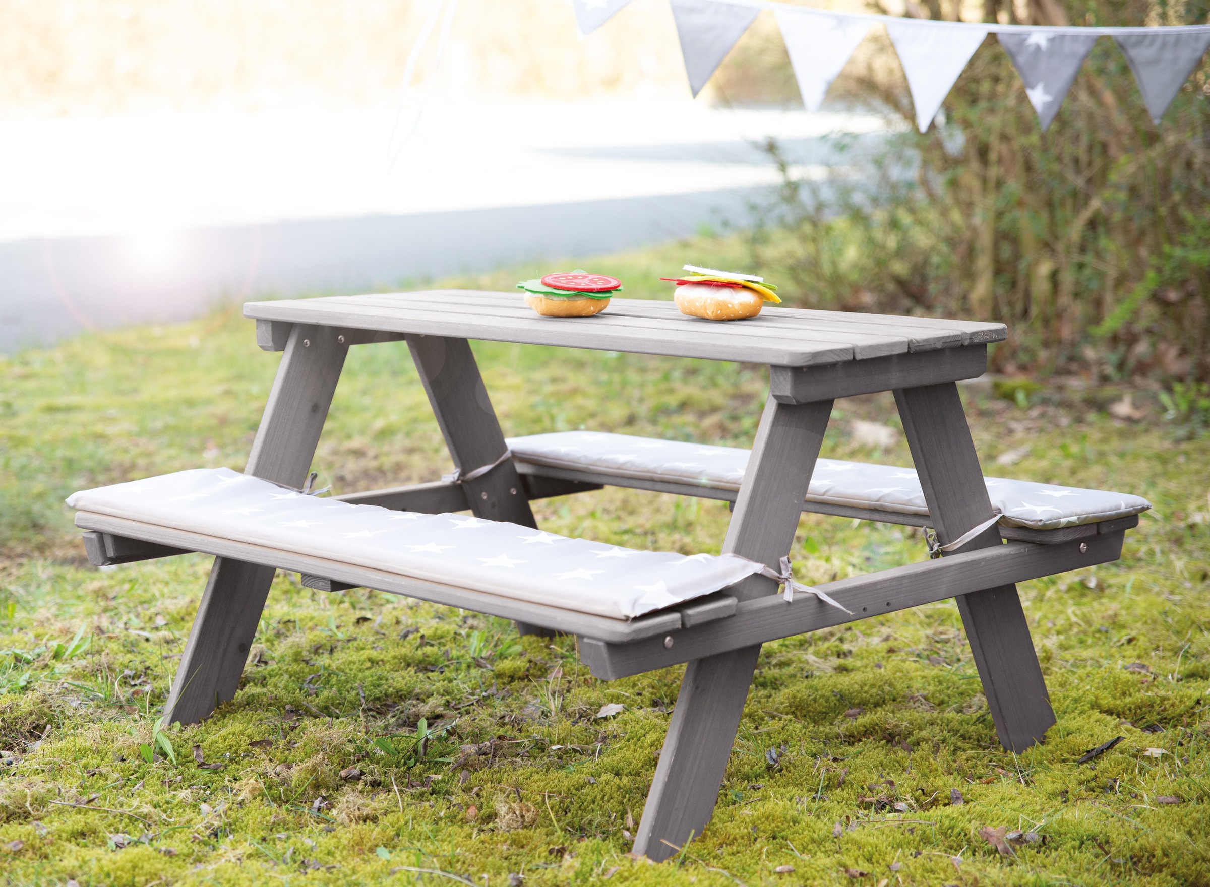 roba® Kindersitzgruppe »Picknick for 4 Outdoor +, Grau«, (Set), mit abgerundeten Ecken; inklusive Sitzauflagen Â»Little StarsÂ«