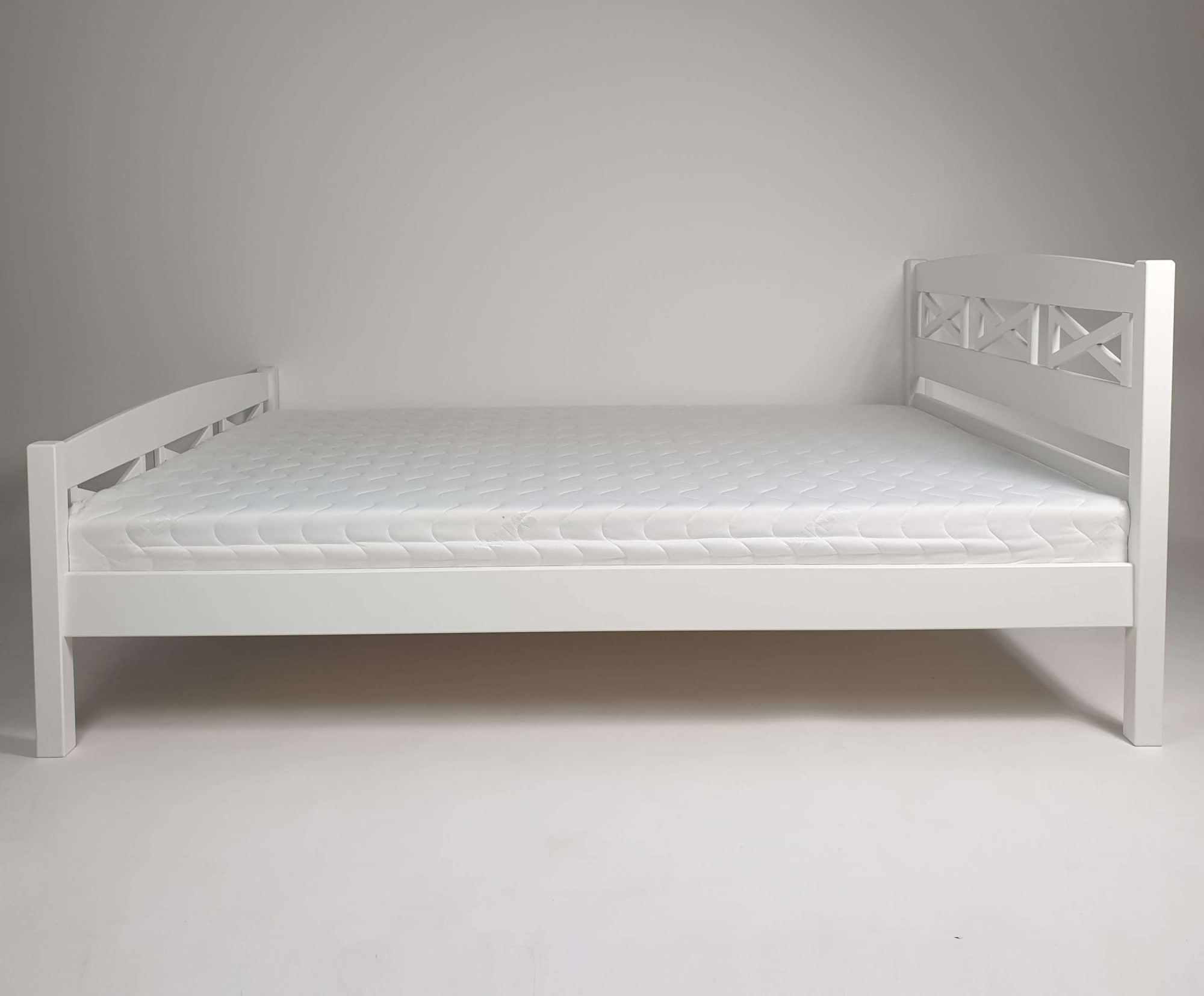 Home affaire Bett »Wilma, Kieferbett n 2 Grössen, Top Qualität, 90x200cm und 180x200 cm«, (FSC® zertifiziertes Massivholz), Landhausstil im Skandi-Design in massiver Qualität