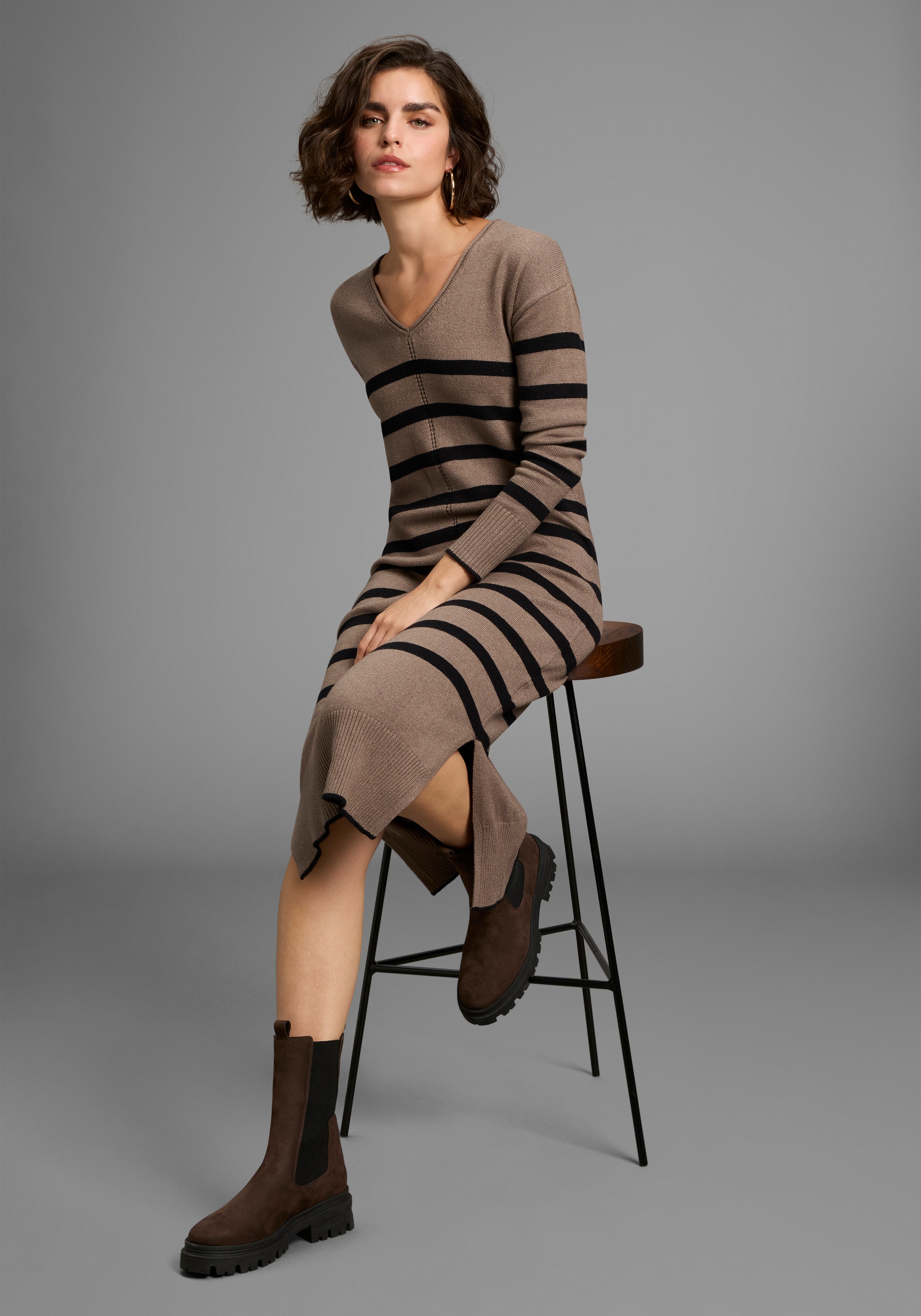 Laura Scott Strickkleid, in Midi-Länge mit Streifen