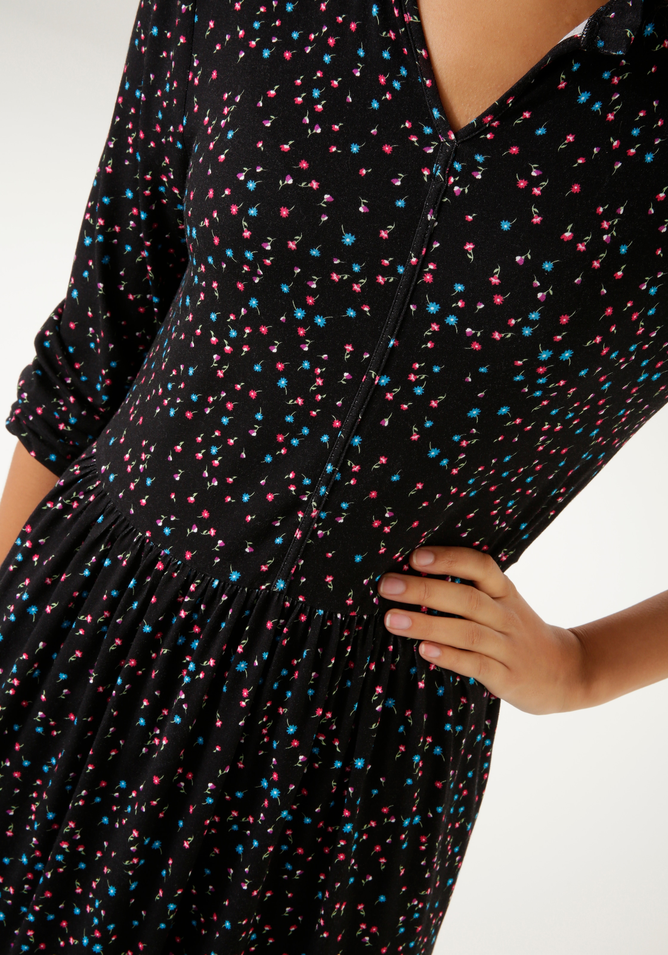Aniston CASUAL Jerseykleid, mit kleinen Blümchen bedruckt - NEUE KOLLEKTION