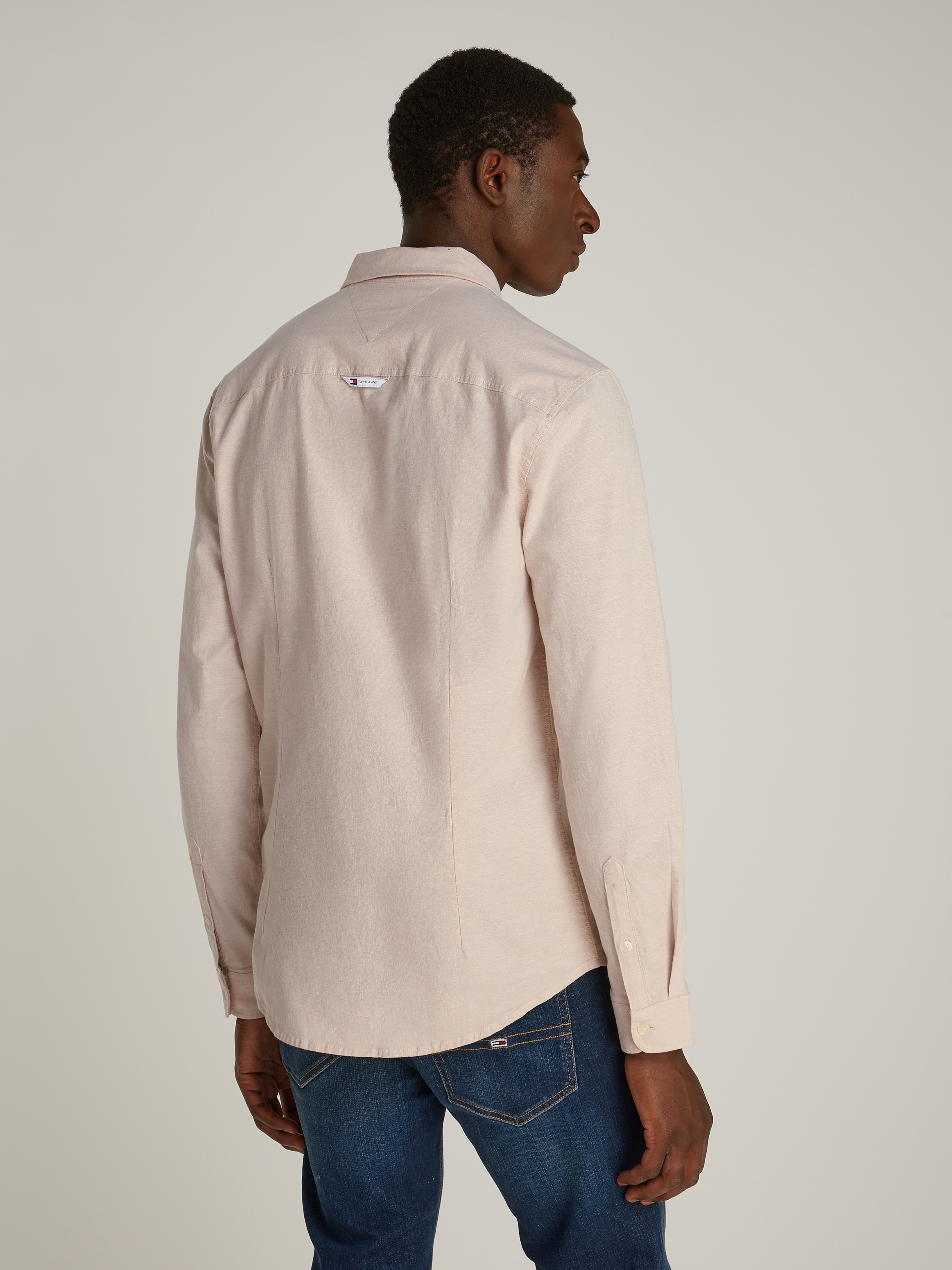 Tommy Jeans Langarmhemd »TJM Slim Stretch Oxford Shirt«, mit Flaglabel auf der Brust