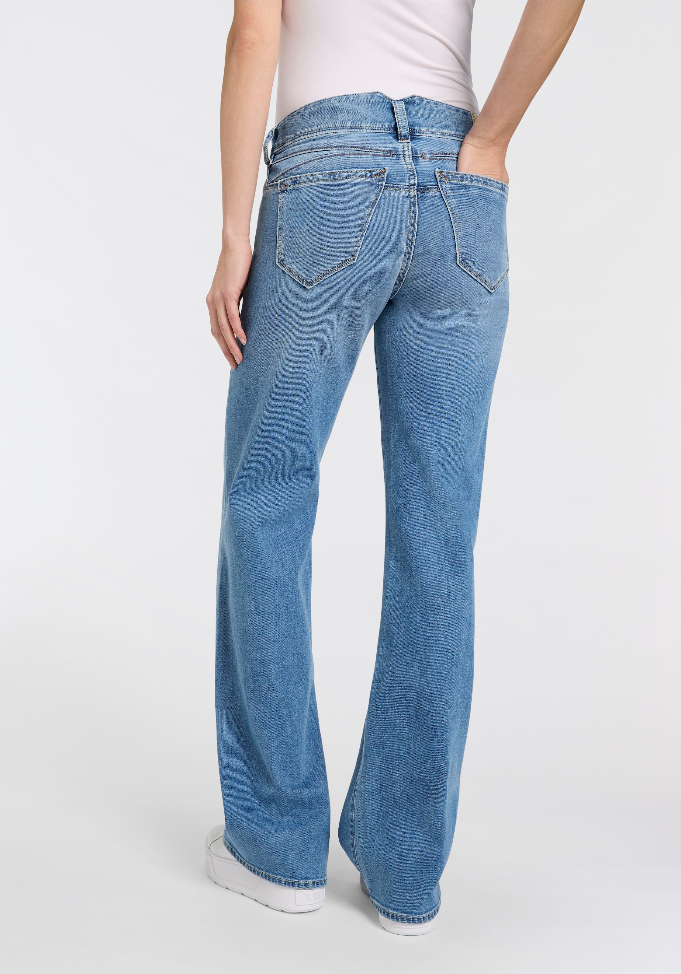 Herrlicher 5-Pocket-Jeans »Prime New Denim Comfort«, mit Spitzbund hinten