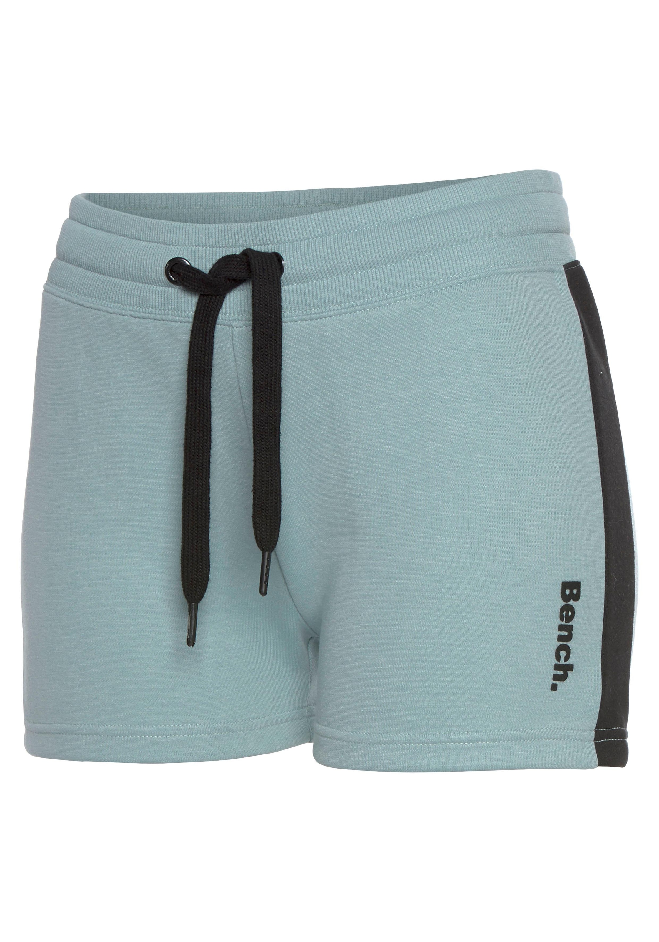 Bench. Loungewear Relaxshorts, mit Seitenstreifen, Loungewear