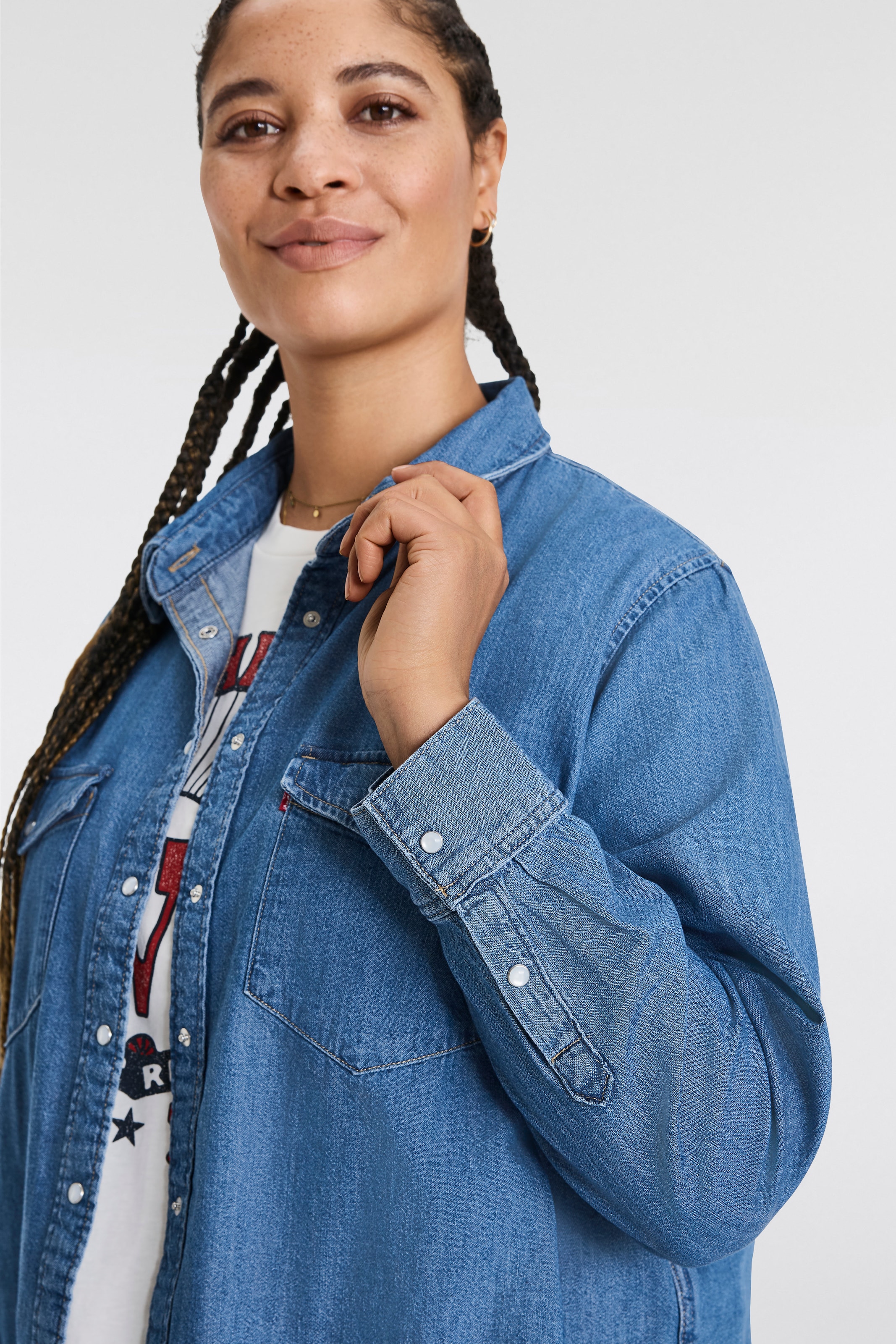 Levi's® Plus Jeansbluse »ESSENTIAL WESTERN«, mit zwei Brusttaschen und Druckknöpfen