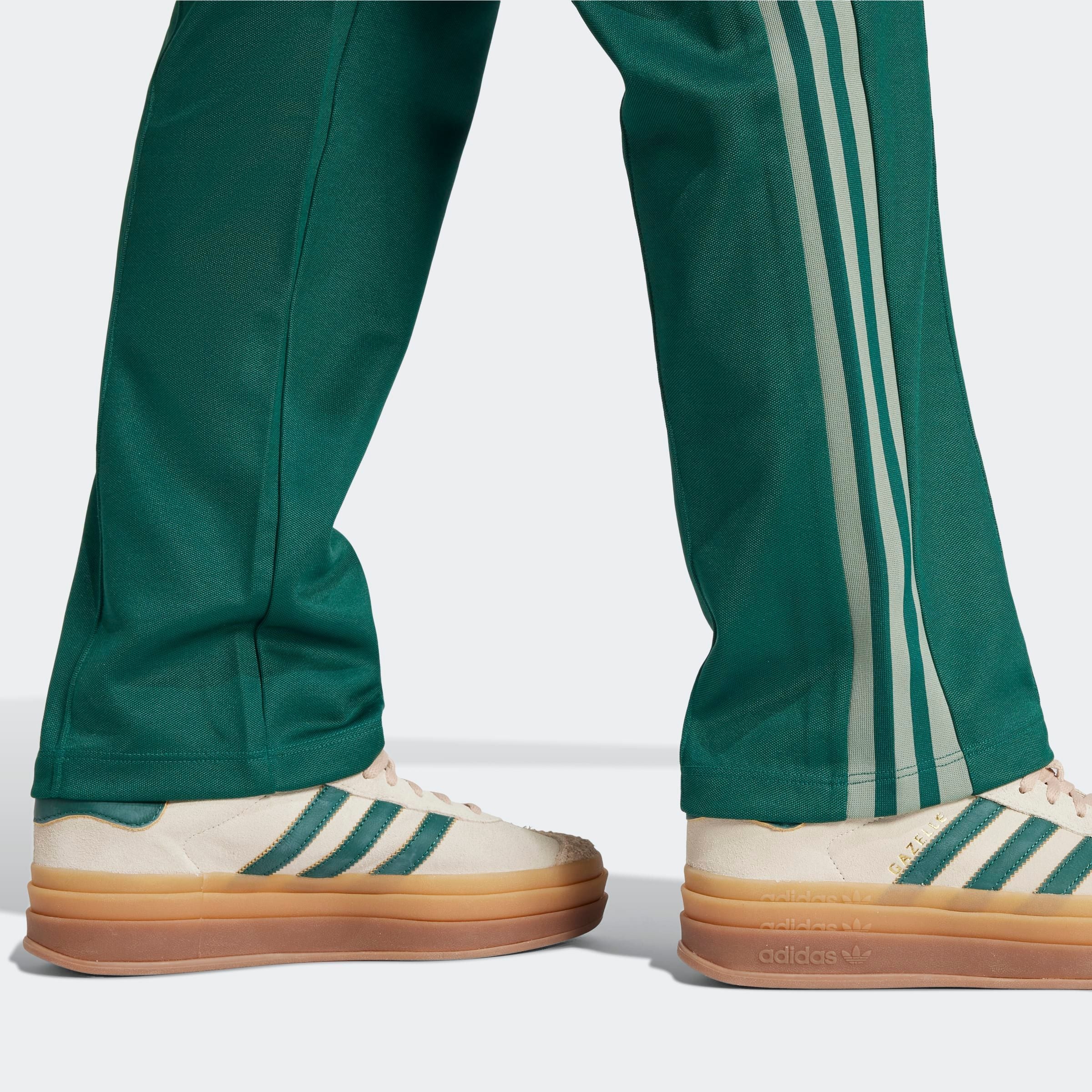 adidas Originals Sporthose »BECKENBAUER TP«, (1 tlg.), Retro Style, der gerade Schnitt mit schmal zulaufenden Bein