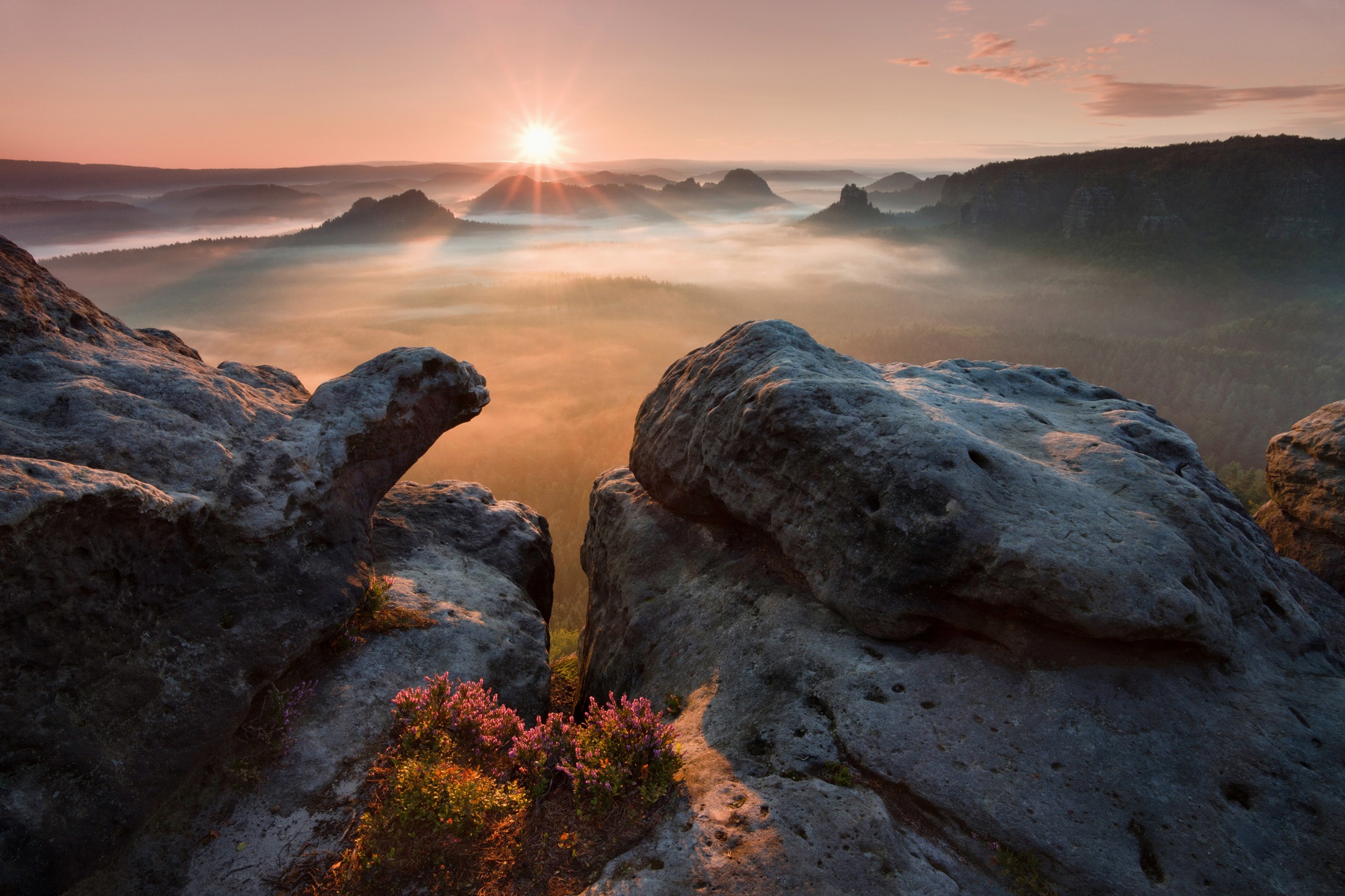 Papermoon Fototapete "Photo-Art DANIEL Å˜EÅ˜ICHA, SONNENAUFGANG AUF DEN FELSEN"
