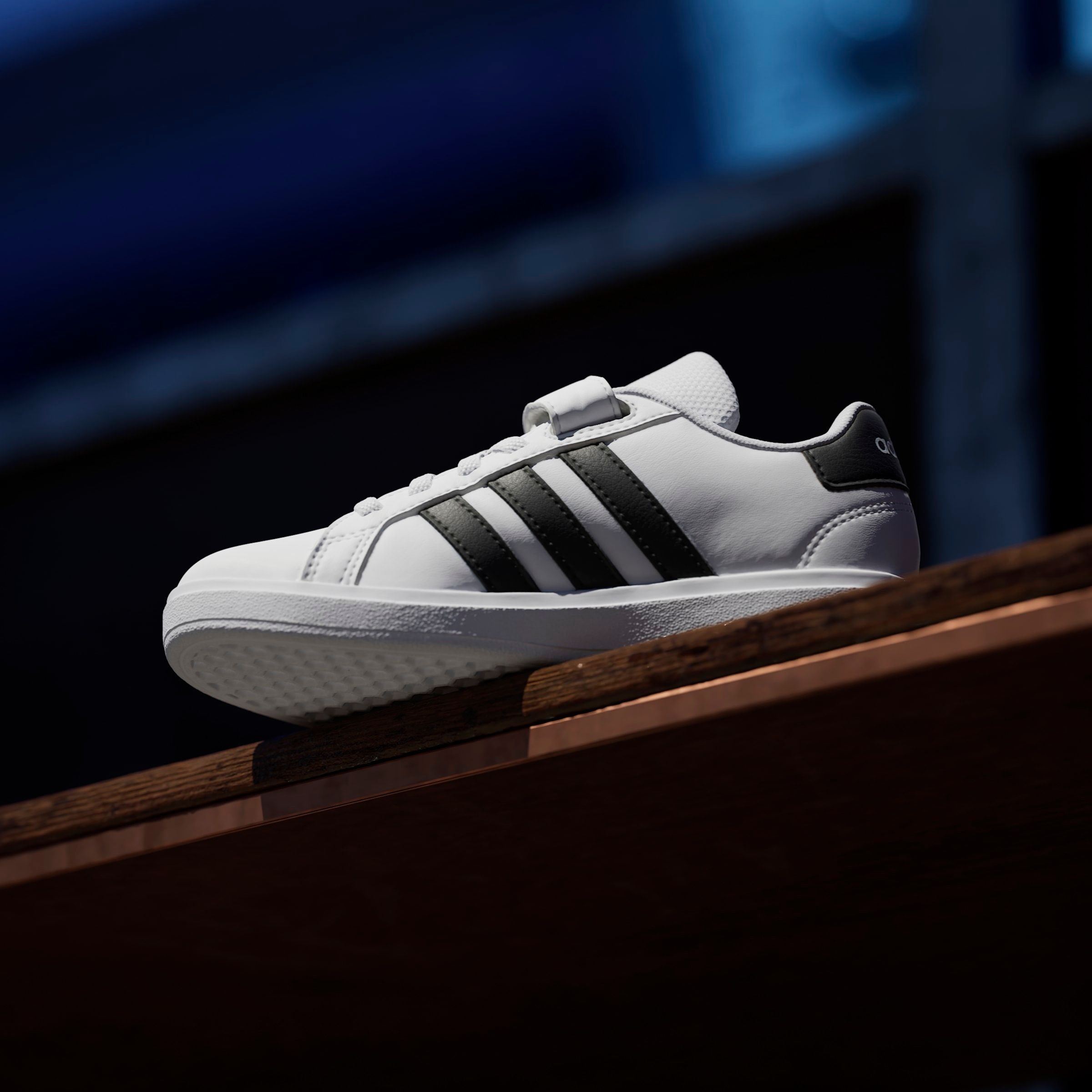 adidas Sportswear Sneaker »GRAND COURT 2.0 KIDS«, Design auf den Spuren des adidas Superstar