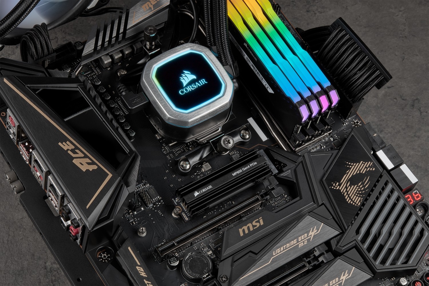 Corsair interne SSD »Force Series MP600 1TB NVMe PCIe Gen4 x4M.2 SSD«, Anschluss M.2 PCIe 4.0, M.2-Kühlkörper