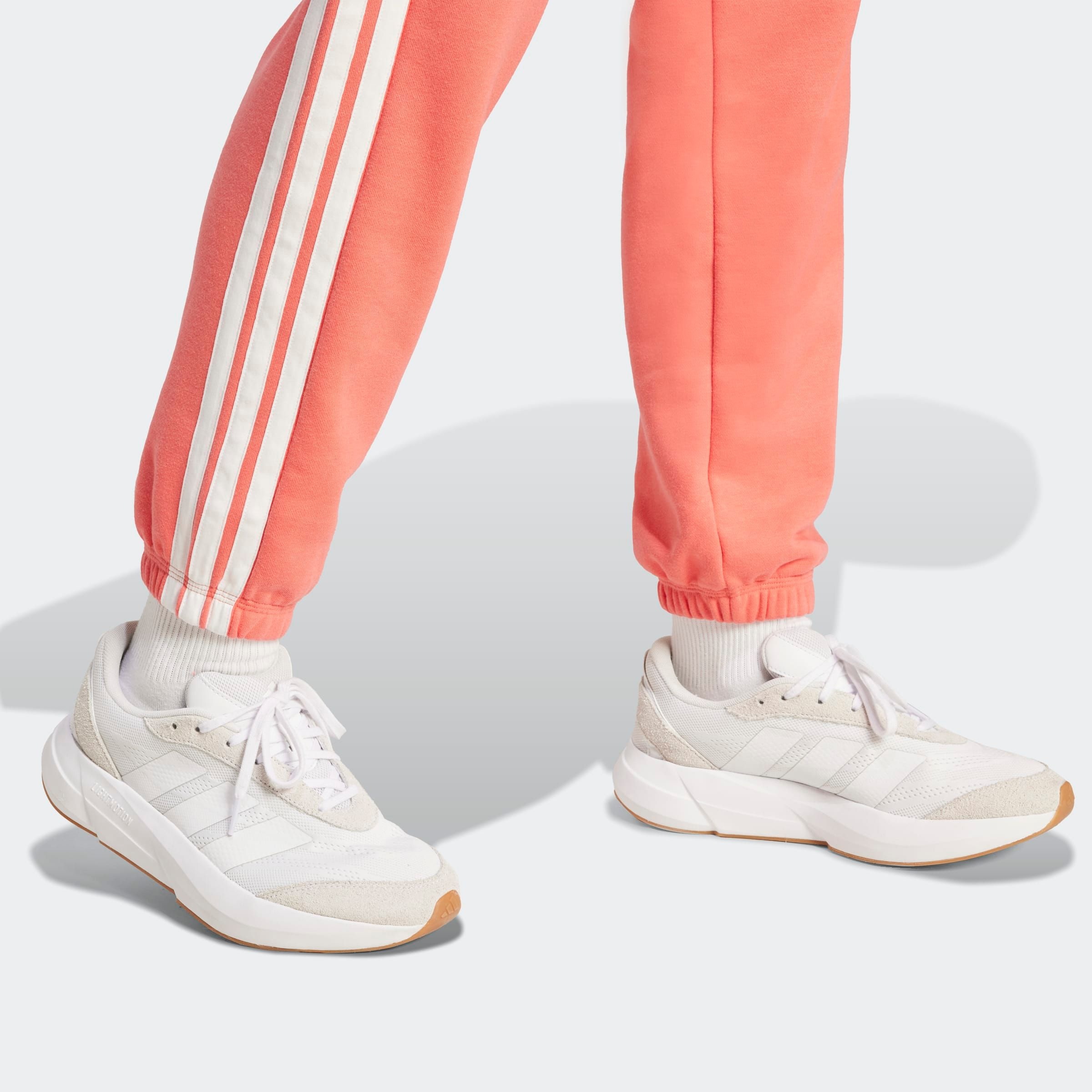 adidas Sportswear Sporthose »W 3S FT CF PT«, (1 tlg.), Reguläre Passform, mittelhoher Bund, weiches French Terry Material