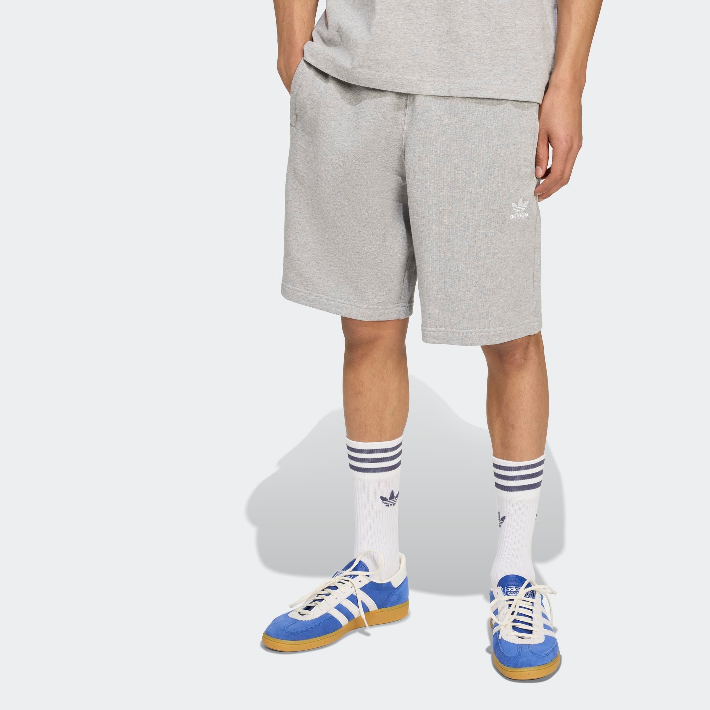 adidas Originals Shorts »ESS SHO« Essential Sweat Shorts mit Logo, aus weichem French-Terry Material