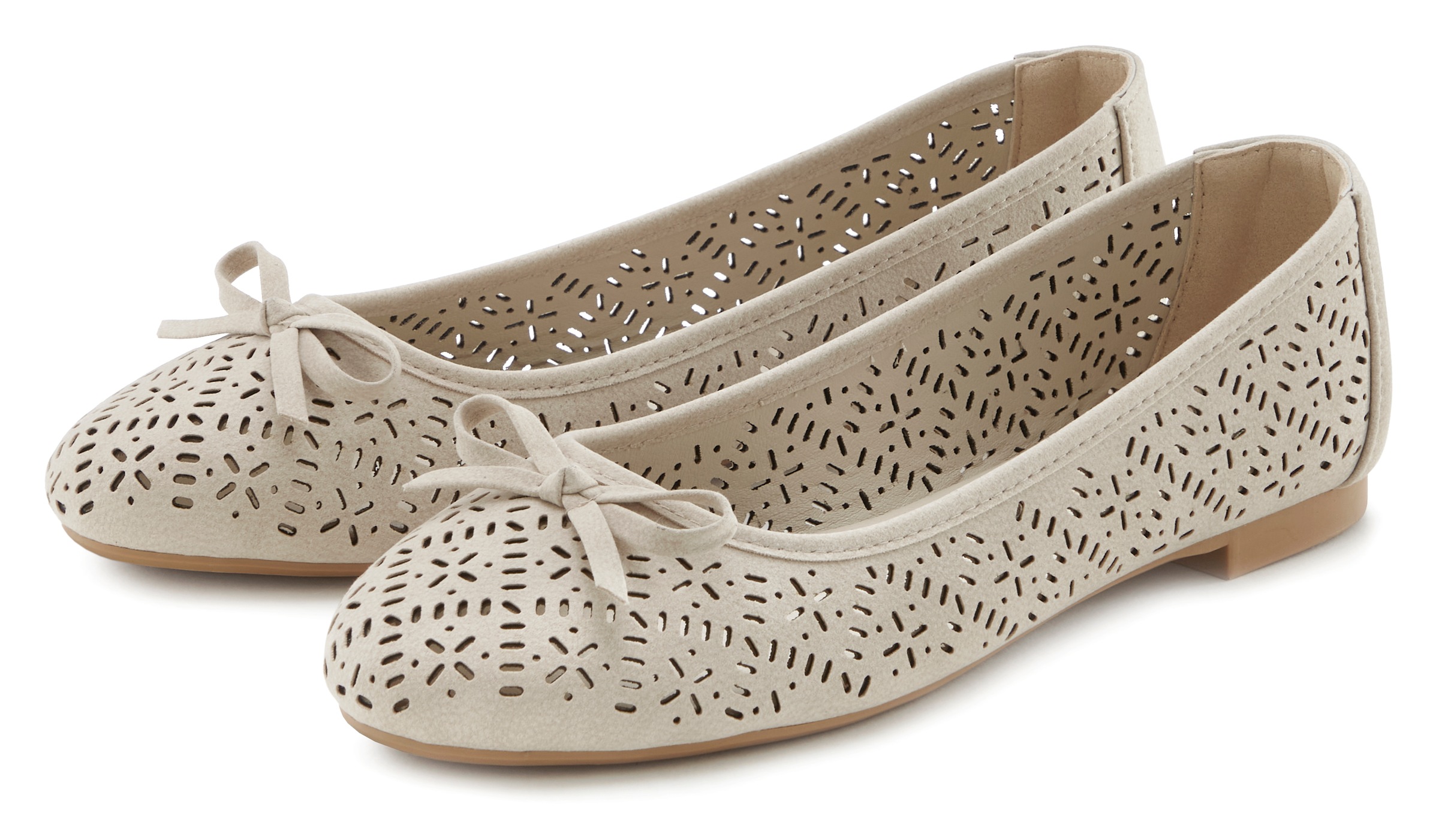 LASCANA Ballerina "Slip-On-Sneaker, Freizeitschuh, Slipper, Halbschuh," mit kleinen Cut-Outs VEGAN