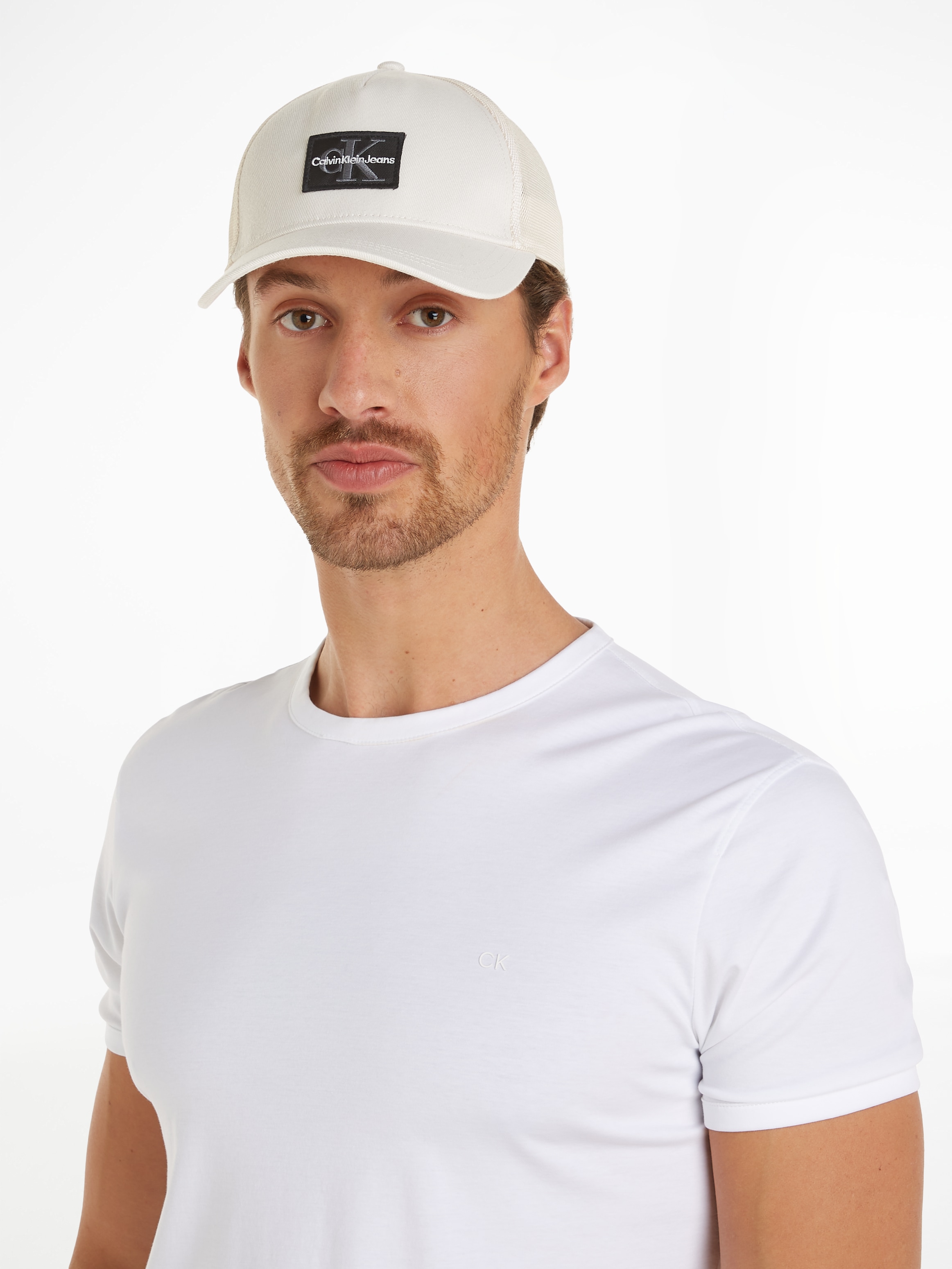 Calvin Klein Jeans Trucker Cap »MONO LOGO PATCH TRUCKER HAT«, mit Logopatch