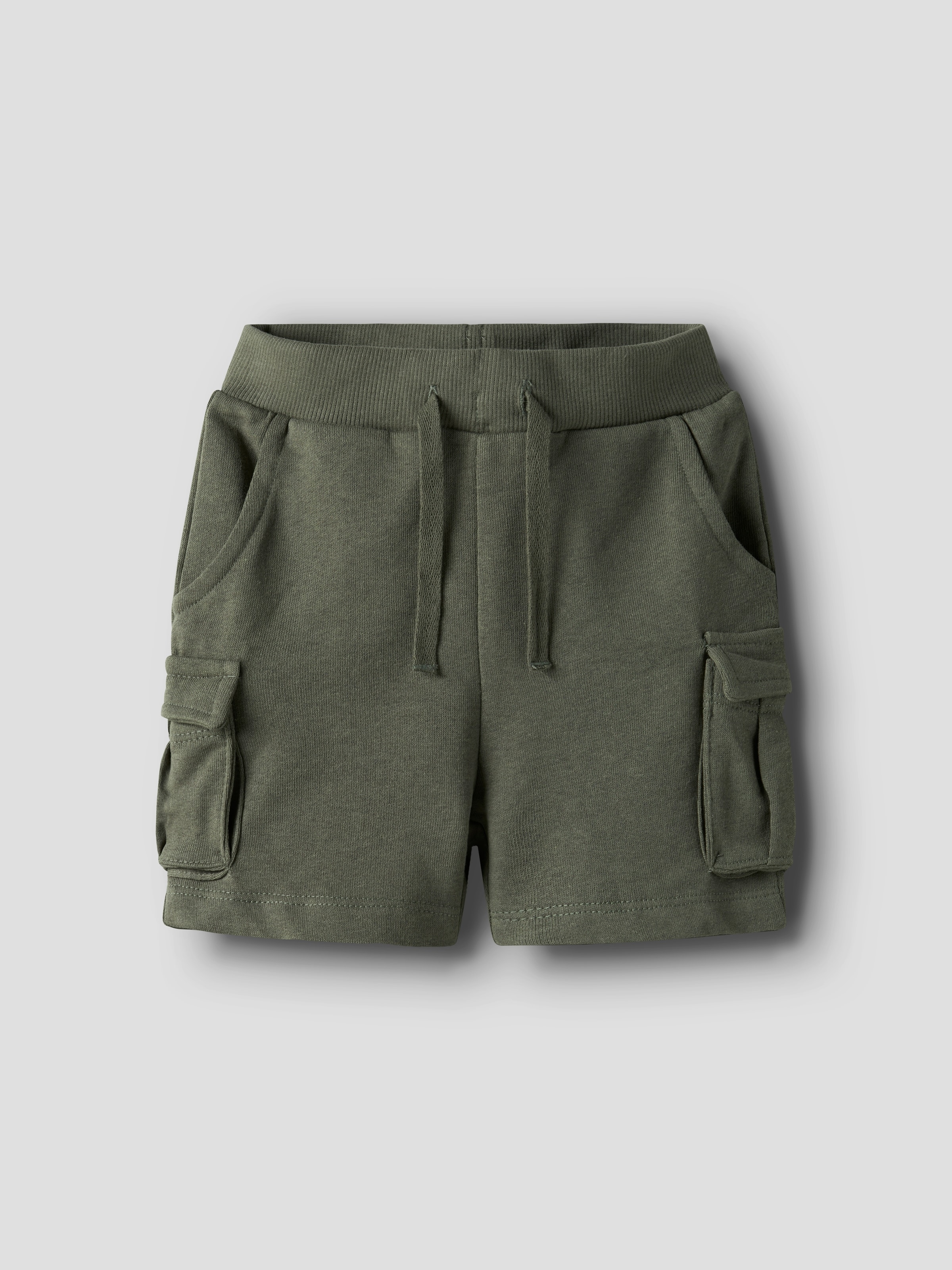 Name It Sweatshorts »NMMOLI SWEAT SHORTS UNB NOOS« Baumwollmischung, verstellbarer und elastischer Bund, Cargotaschen
