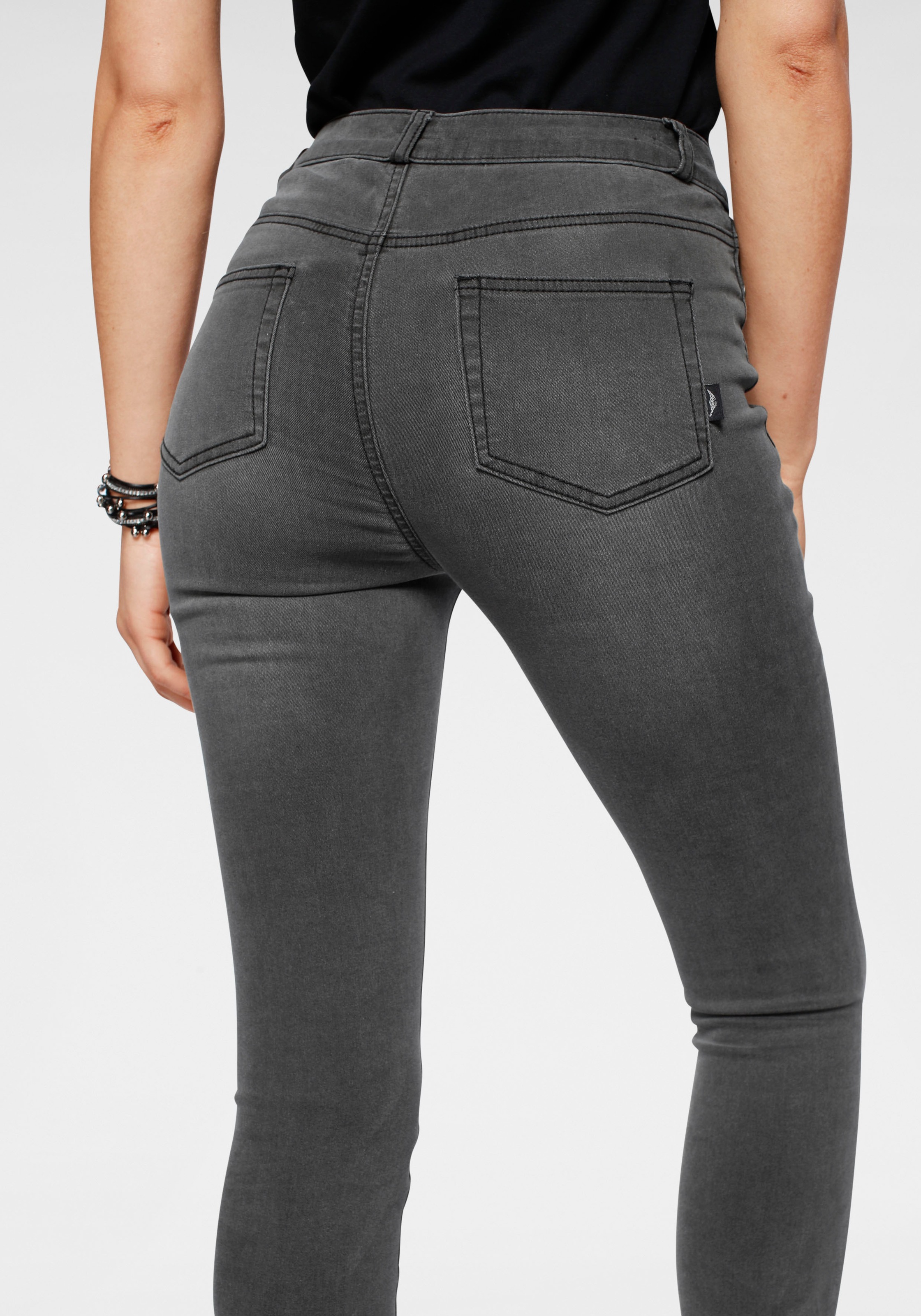 Arizona Skinny-fit-Jeans »Ultra Stretch«, extra-eng geschnittene Beinform, modische Used-Waschung