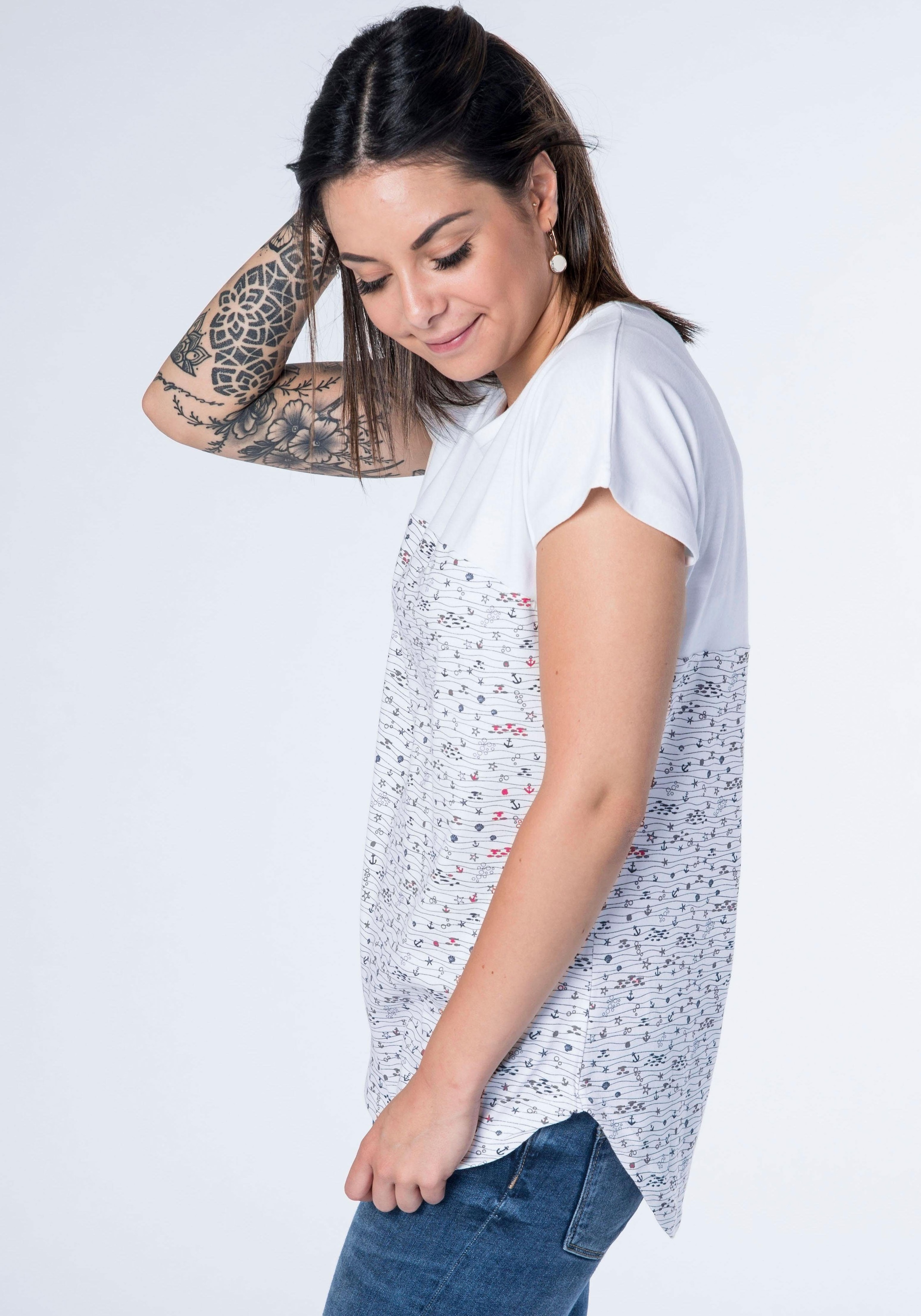 Alife & Kickin T-Shirt, trendy Longshirt mit Streifen-oder Musterprints