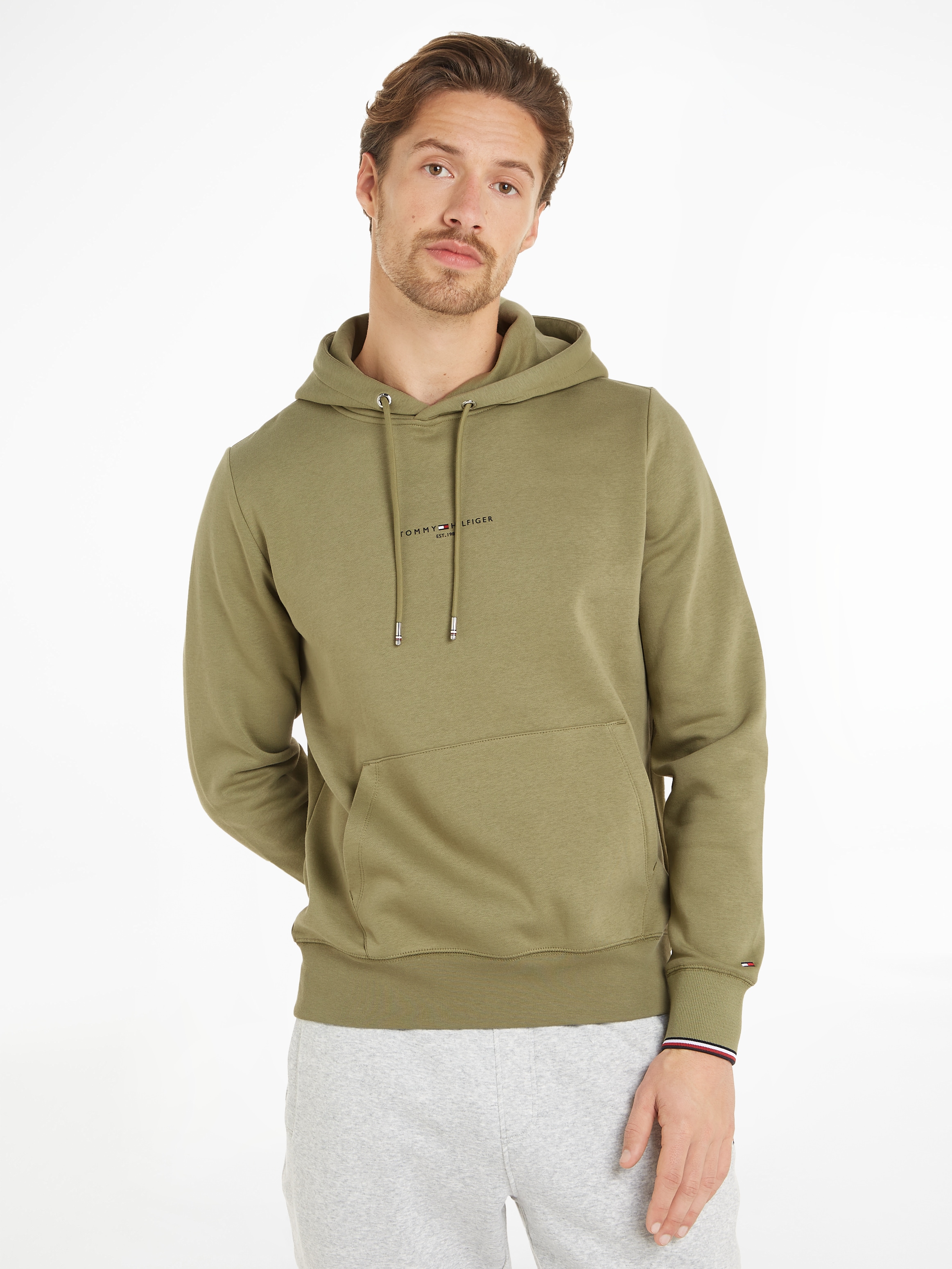 Tommy Hilfiger Hoodie »TOMMY LOGO TIPPED HOODY«, Tommy-Tape innen am Ausschnitt, Flag-Stickerei am Ärmel